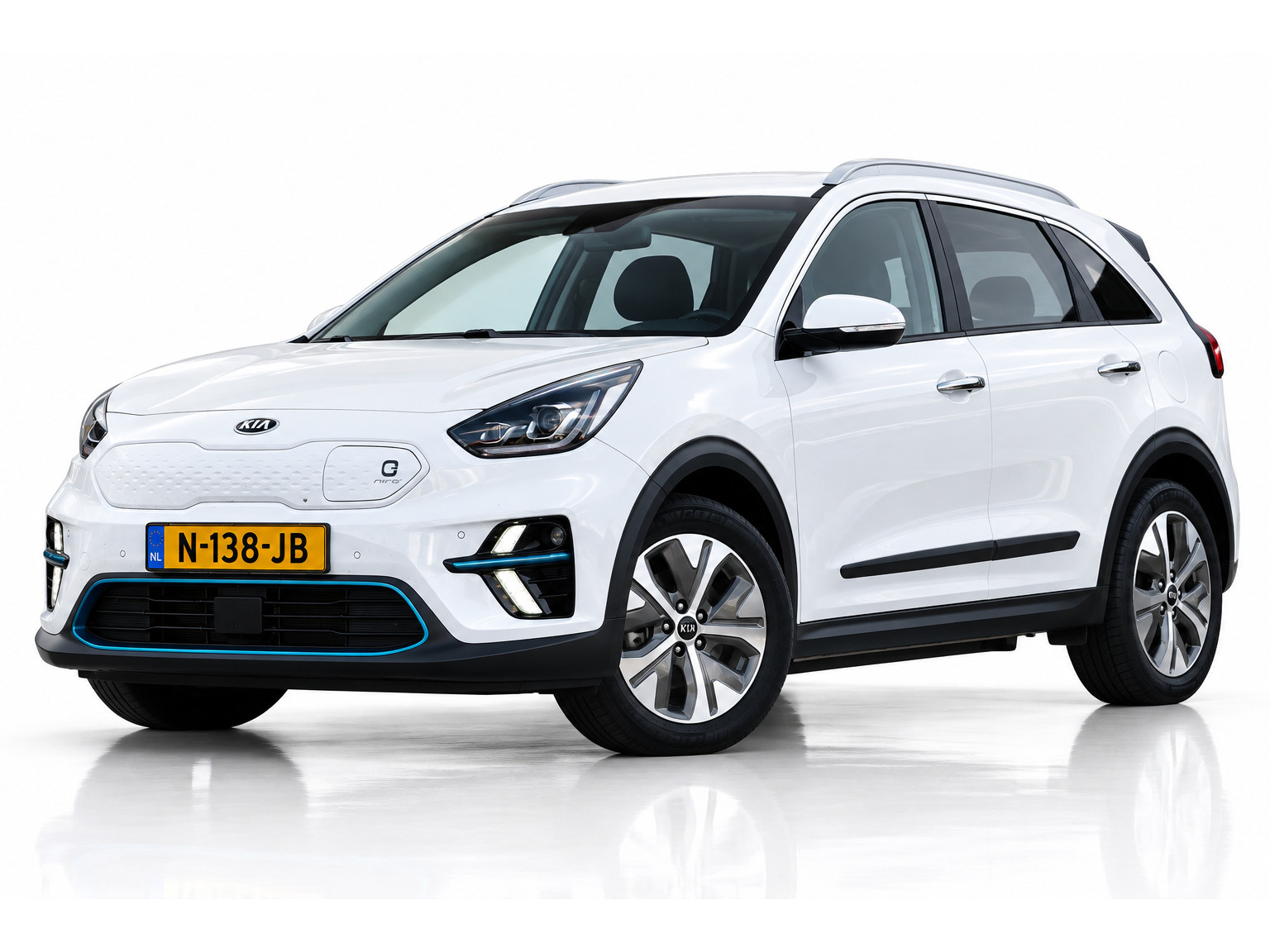 Kia e-Niro DynamicPlusLine 64 kWh | SOH 97,5% | NAP | STOELVERWARMING | CAMERA | SCHUIFKANTELDAK