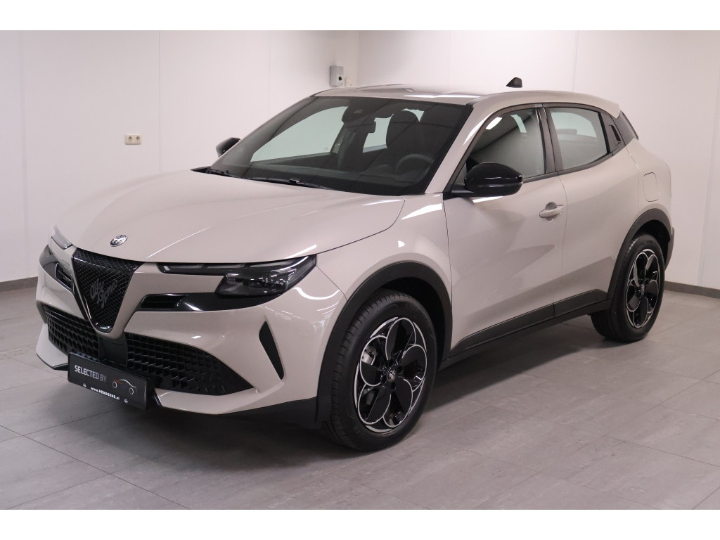 Alfa Romeo Junior Elettrica 54 kWh