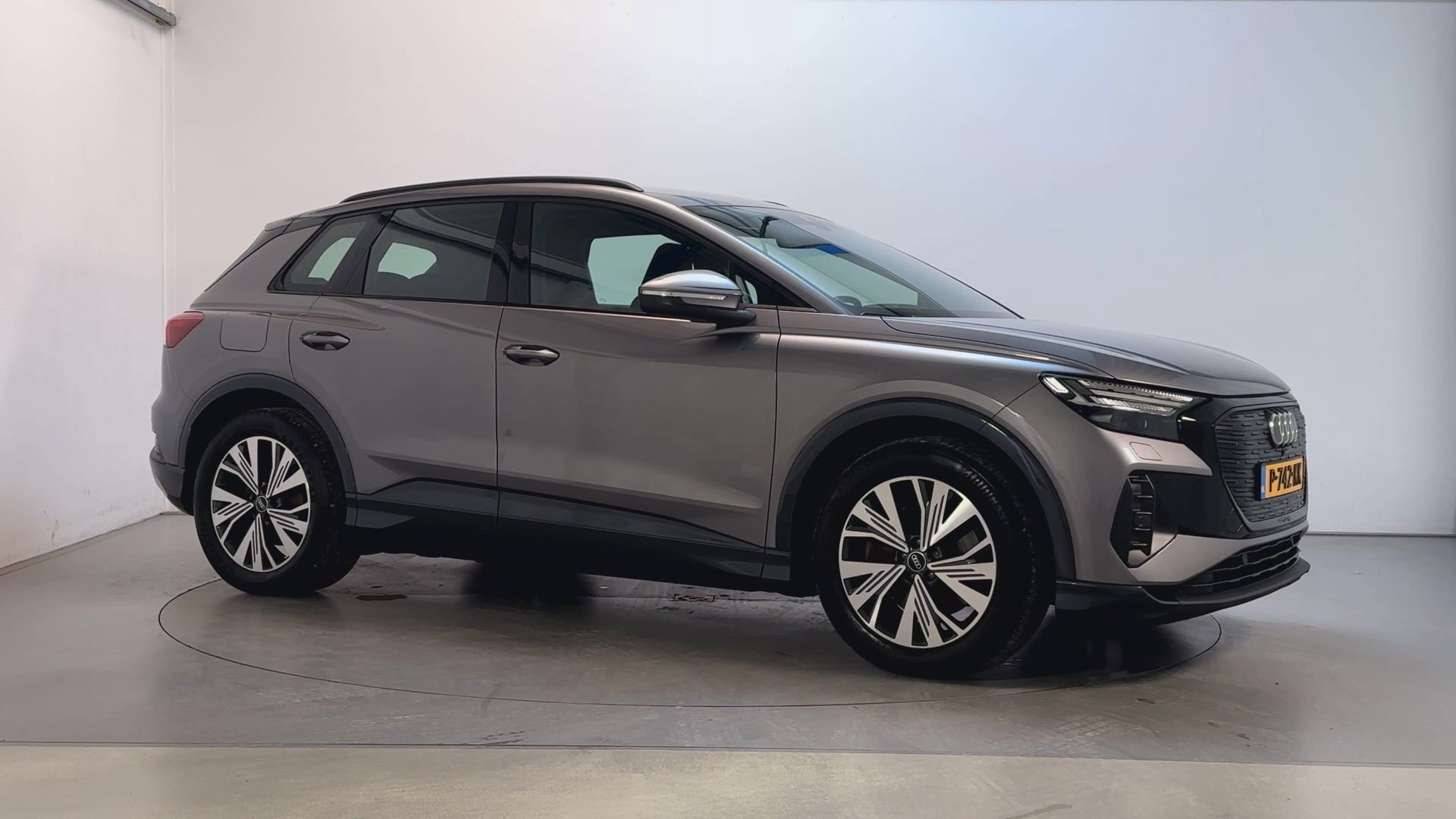 Audi Q4 e-tron 40 Launch Edition Advanced Plus 77 kWh SoH 96,62% Warmtepomp Navigatie Camera Adaptive Cruise