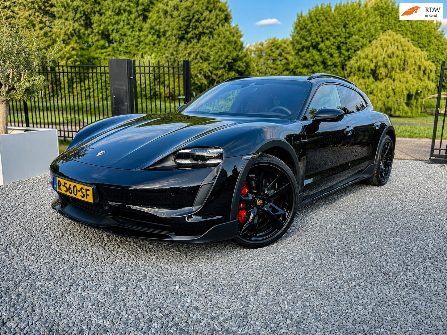 Porsche Taycan Cross Turismo 4S 93 kWh / BTW/ Panoramadak / Dealer onderhouden/