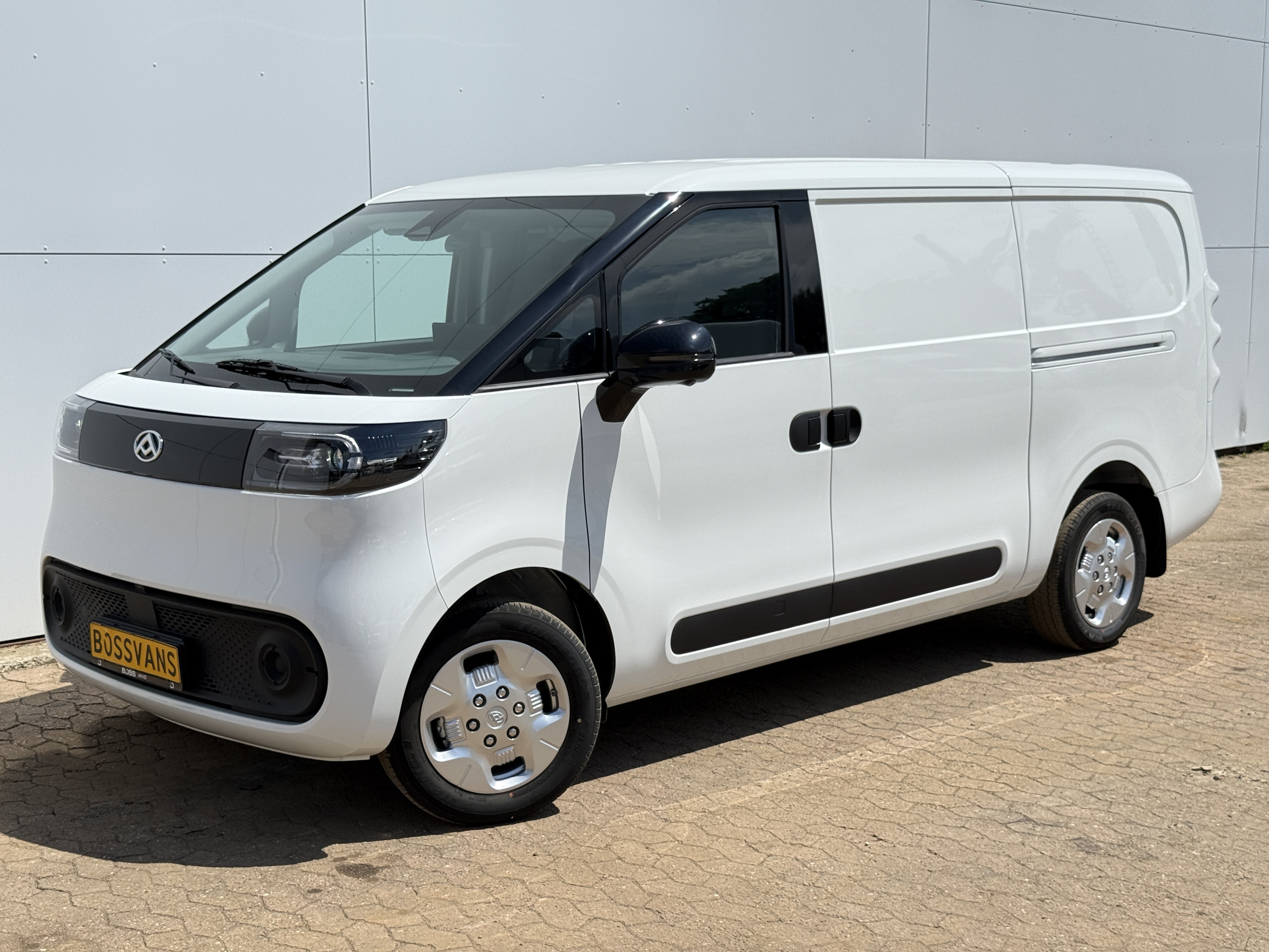 Maxus eDeliver5 64kWh 163PK Elektrisch! L1H1 335KM WLTP 360° Camera Dubbele schuifdeuren Snelladen Climate control Cruise control Carplay Laadkabel Parkeersensoren