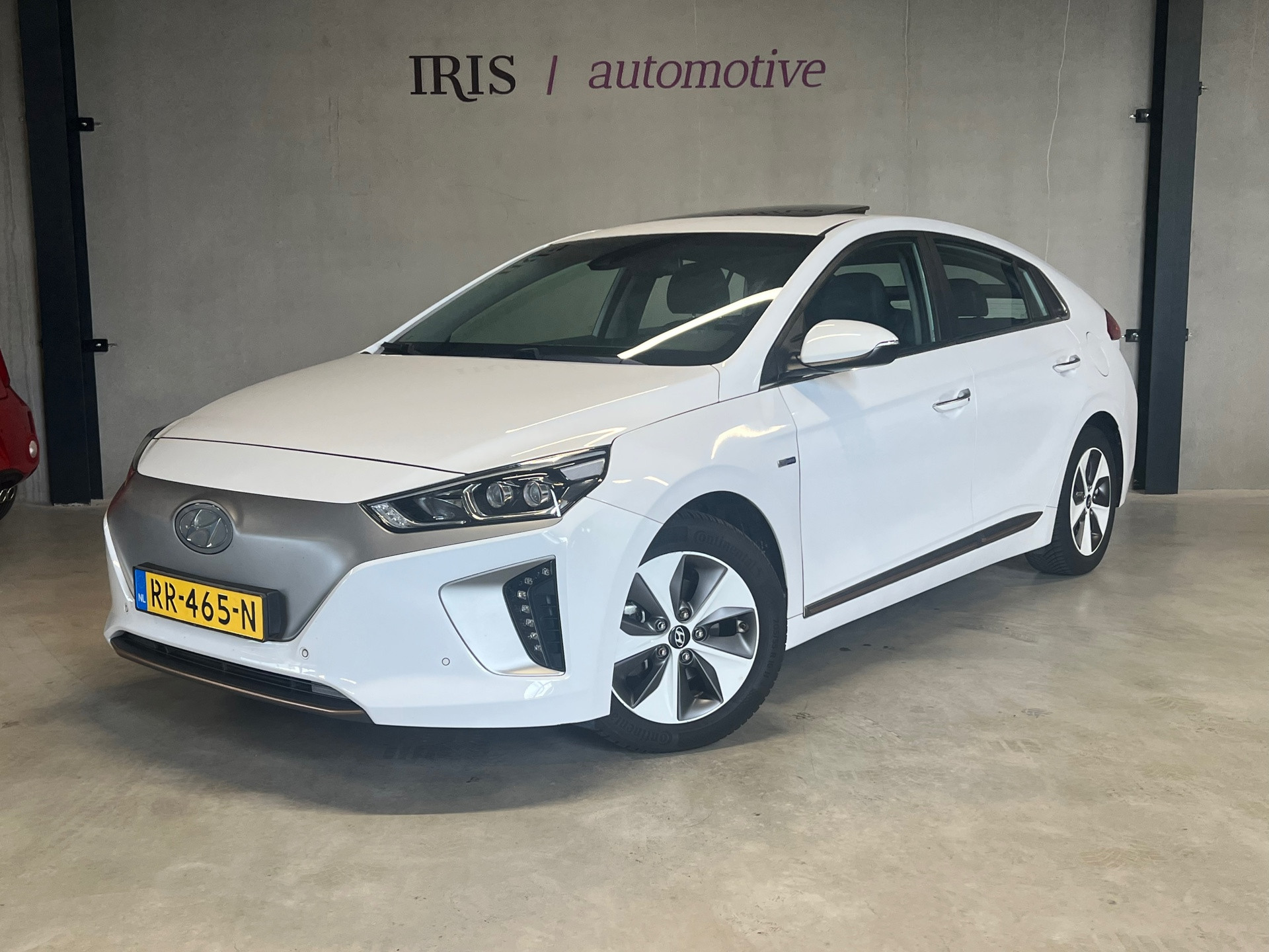 Hyundai IONIQ Premium EV - SOH 95,1% - Pano - Leder - CarPlay - ACC - Airco - v+a stoelverwarming