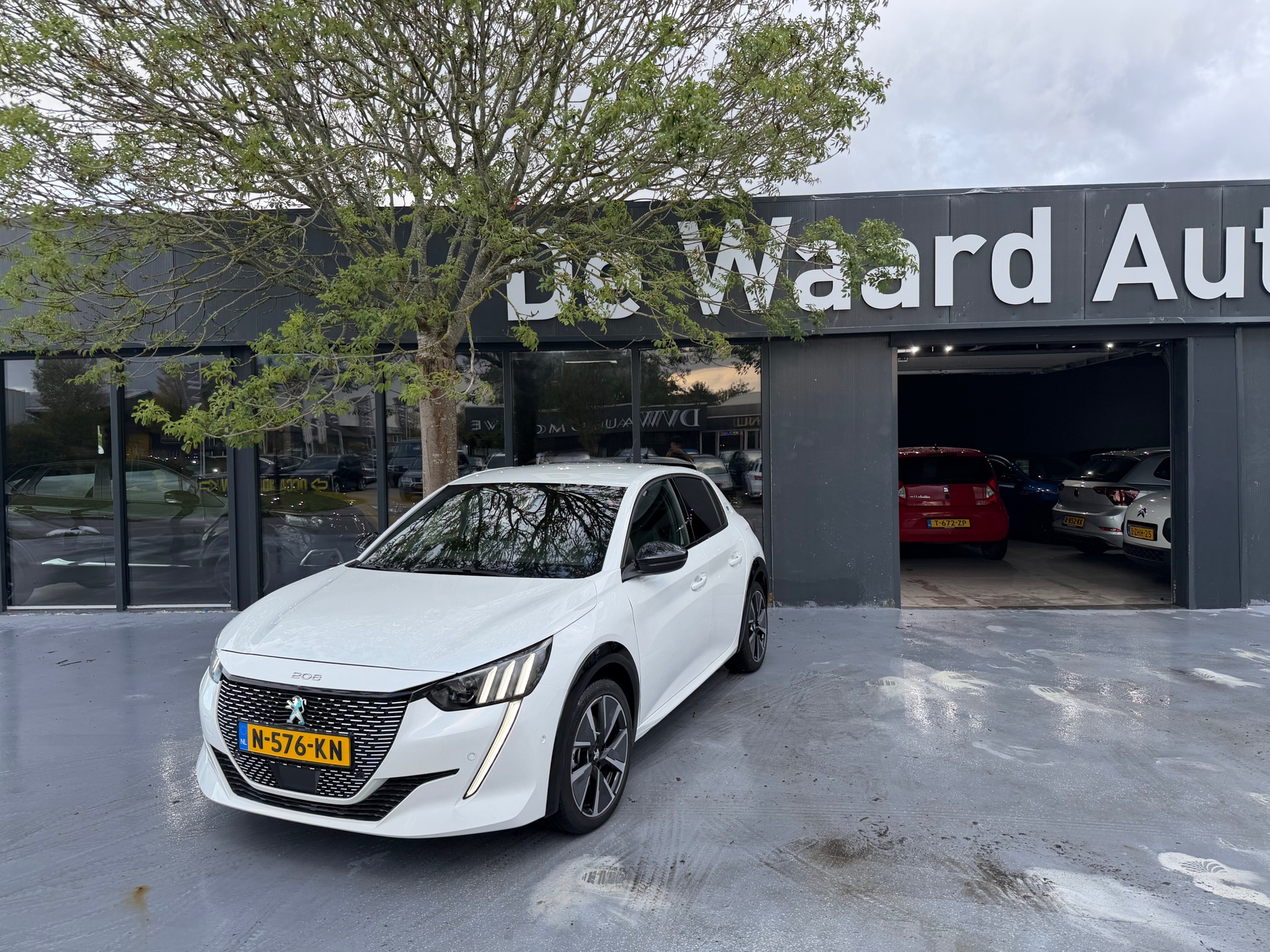 Peugeot e-208 EV GT 350 50 kWh/automaat/NAP/Cruise/Stoelverwarming/ Rijstrookdetectie/1e eigenaar/ camera/12 maanden garantie