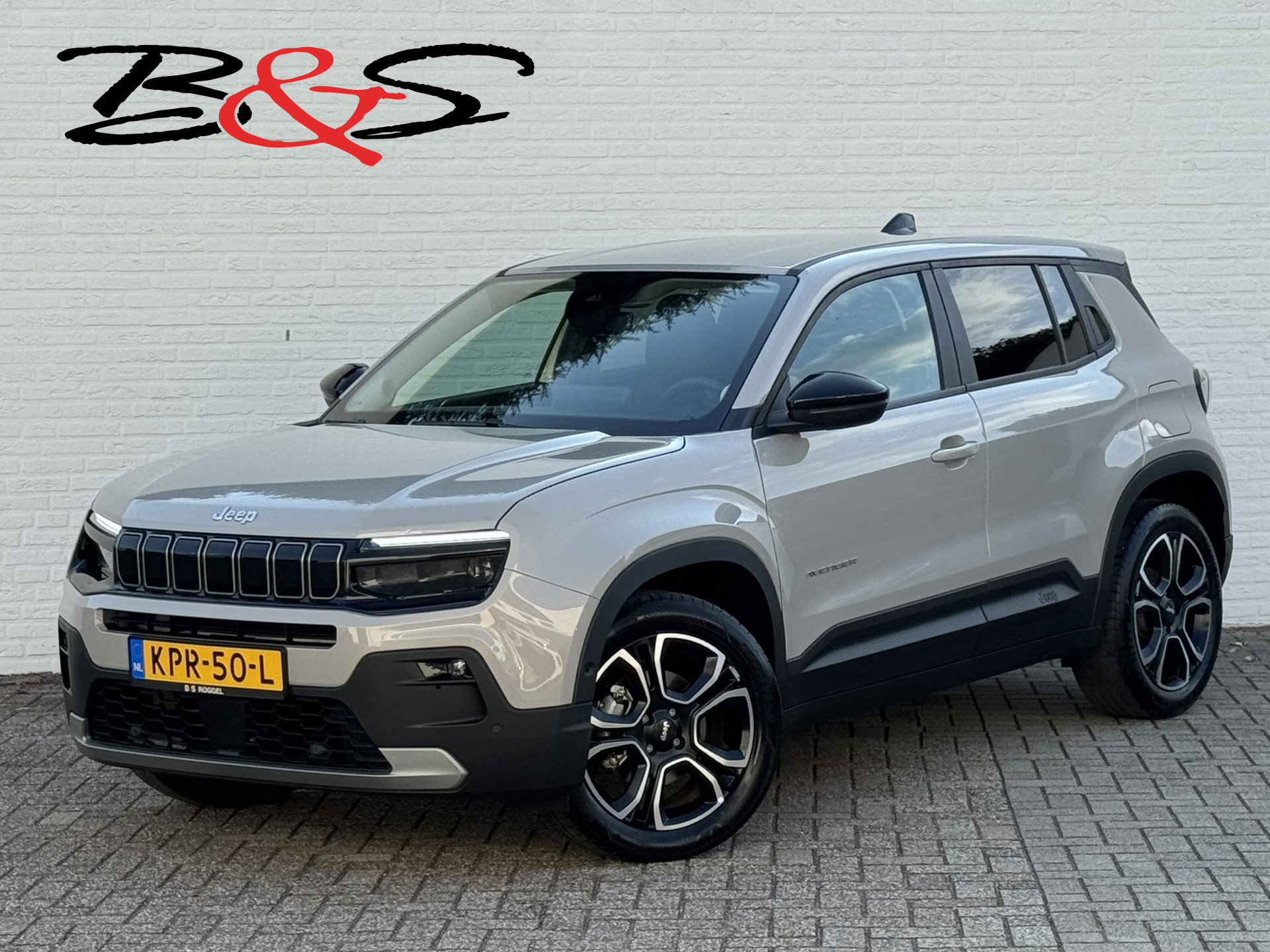 Jeep Avenger Summit 54 kWh SOH 96% Clima Camera Carplay Adaptive Cruise PDC voor en achter Half Leder