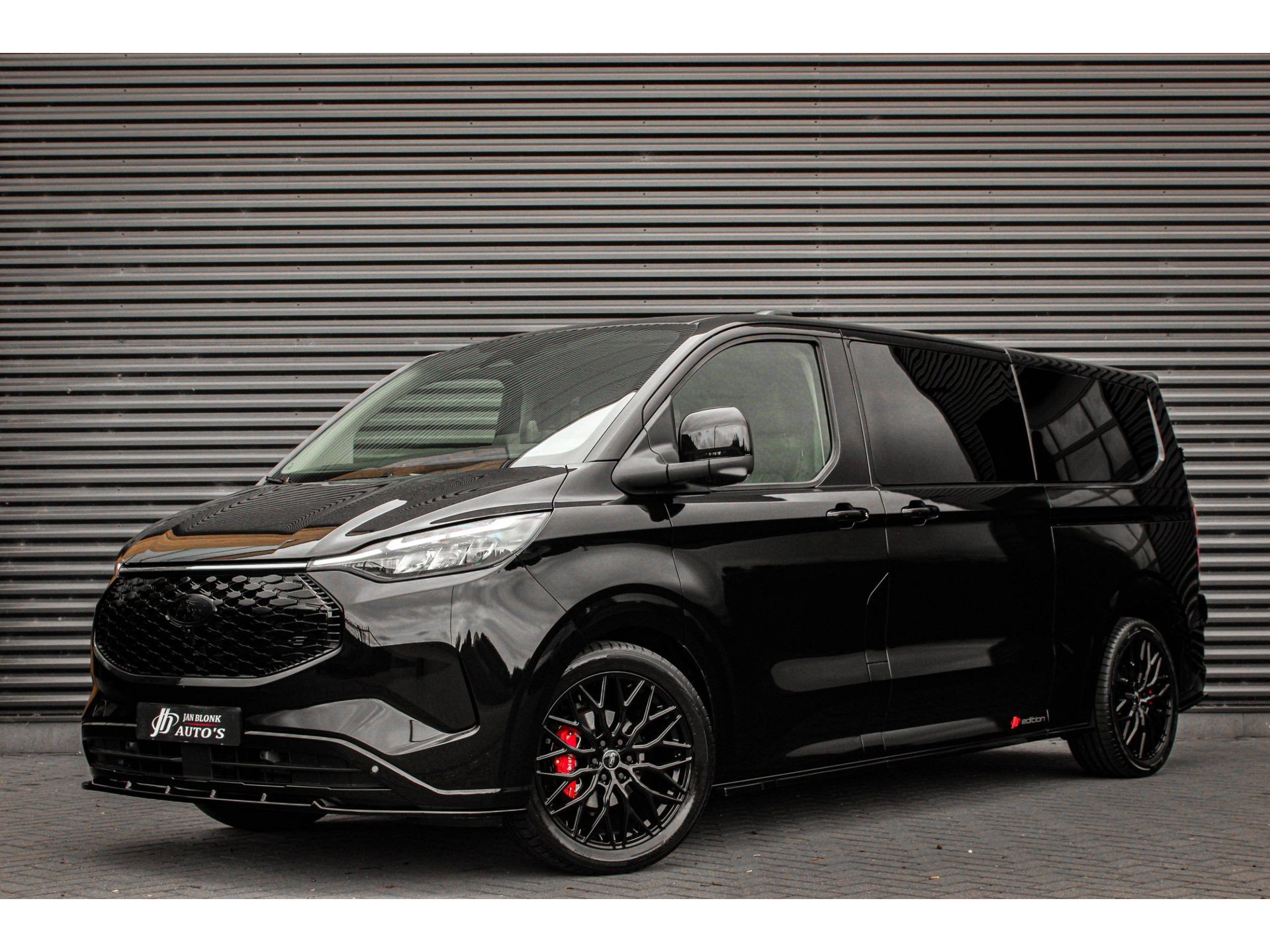 Ford E-Transit Cust. 320 L2H1 Limited 71 kWh DC DUBBEL CABINE / JB- EDITON / CAMERA / 370KM RANGE / APPLE CARPLAY DRIVERS- PACK