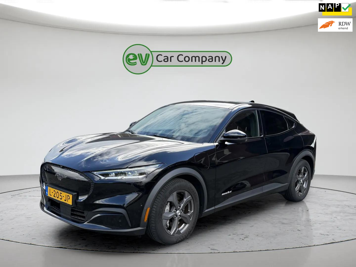 Ford Mustang Mach-E RWD 75 kWh | SOH 93% | 360 Camera | CarPlay | Bang en Olufsen | Stoel- en stuurverwarming | 1e Eigenaar | BTW