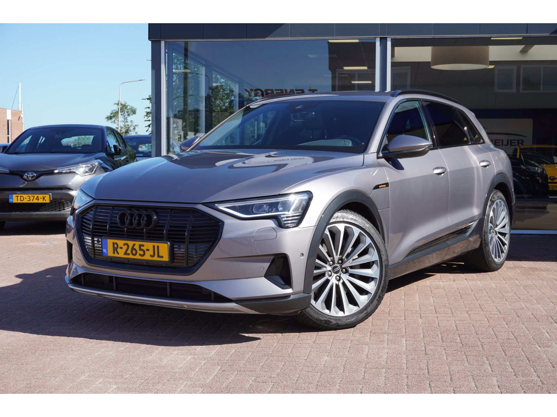 Audi e-tron 55 quattro Advanced edition Plus 95 kWh Automaat | Airco | Trekhaak | Luchtvering | Vol opties | Dealerauto | Inruil
