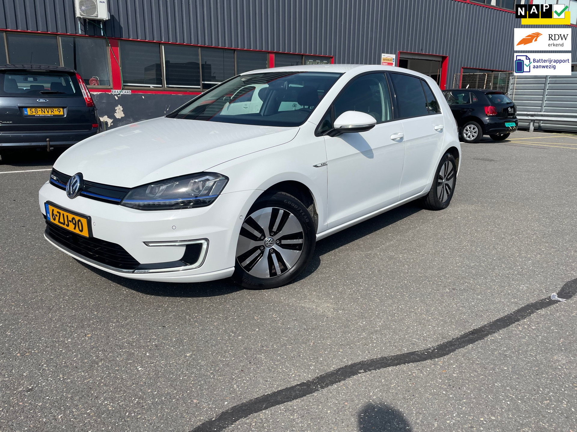 Volkswagen e-Golf E-Golf Volledig elektrisch | Snellaadfunctie | Navigatie | Stoelverwarming | Adapt. Cruise | Laneassist | Camera
