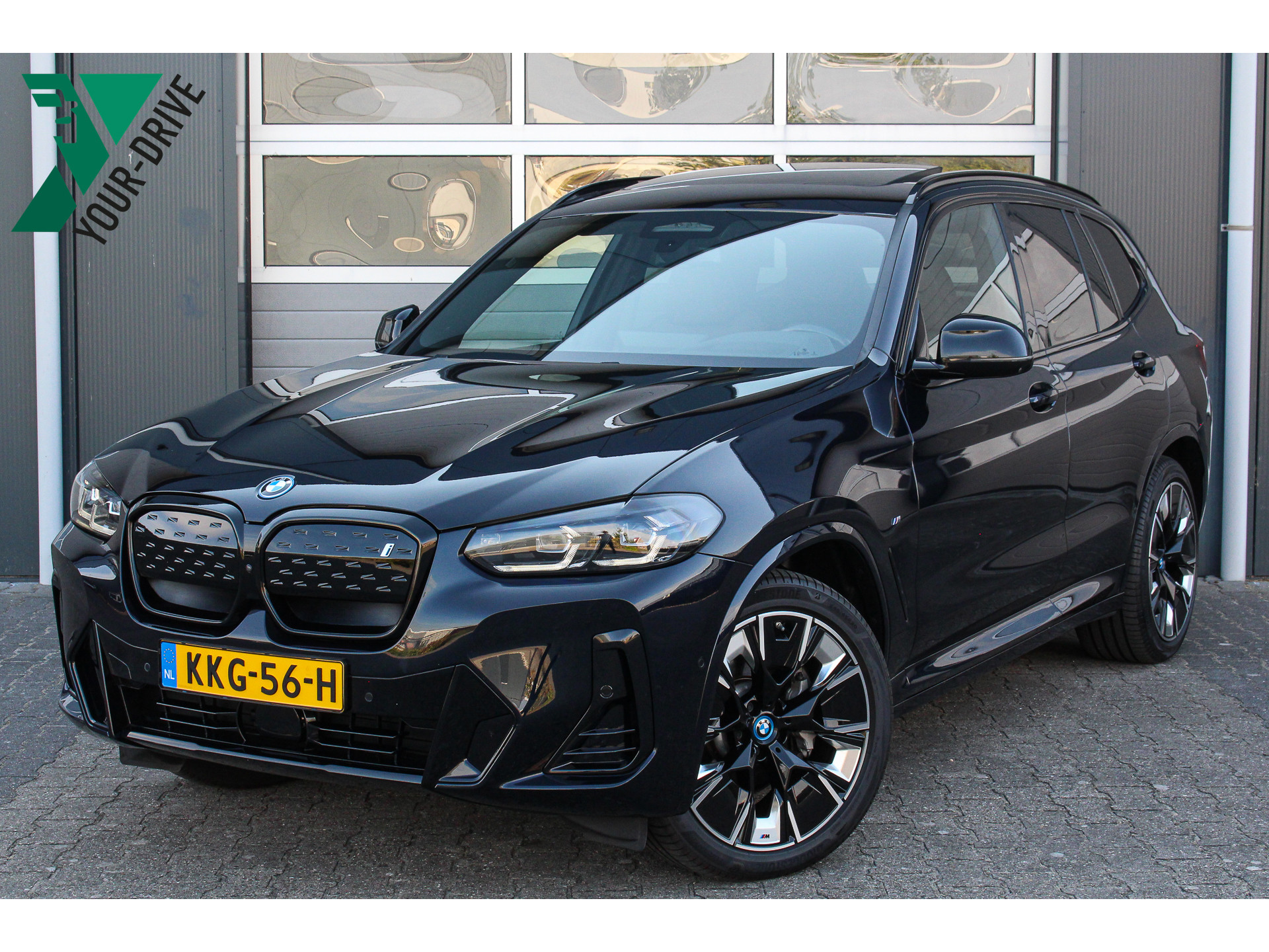 BMW iX3 M Sport High Executive 80 kWh | 12 Mnd. Garantie & SOH 97,4%| Nette en zeer complete iX3 met historie