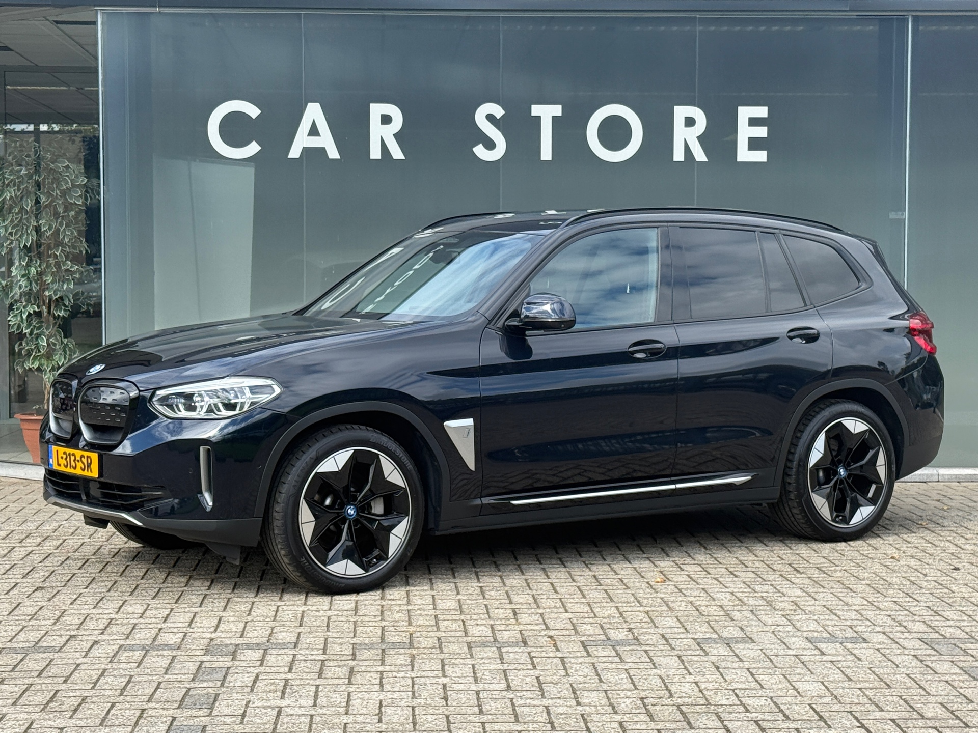 BMW iX3 High Executive 80 kWh 95% SOH Shadow Line