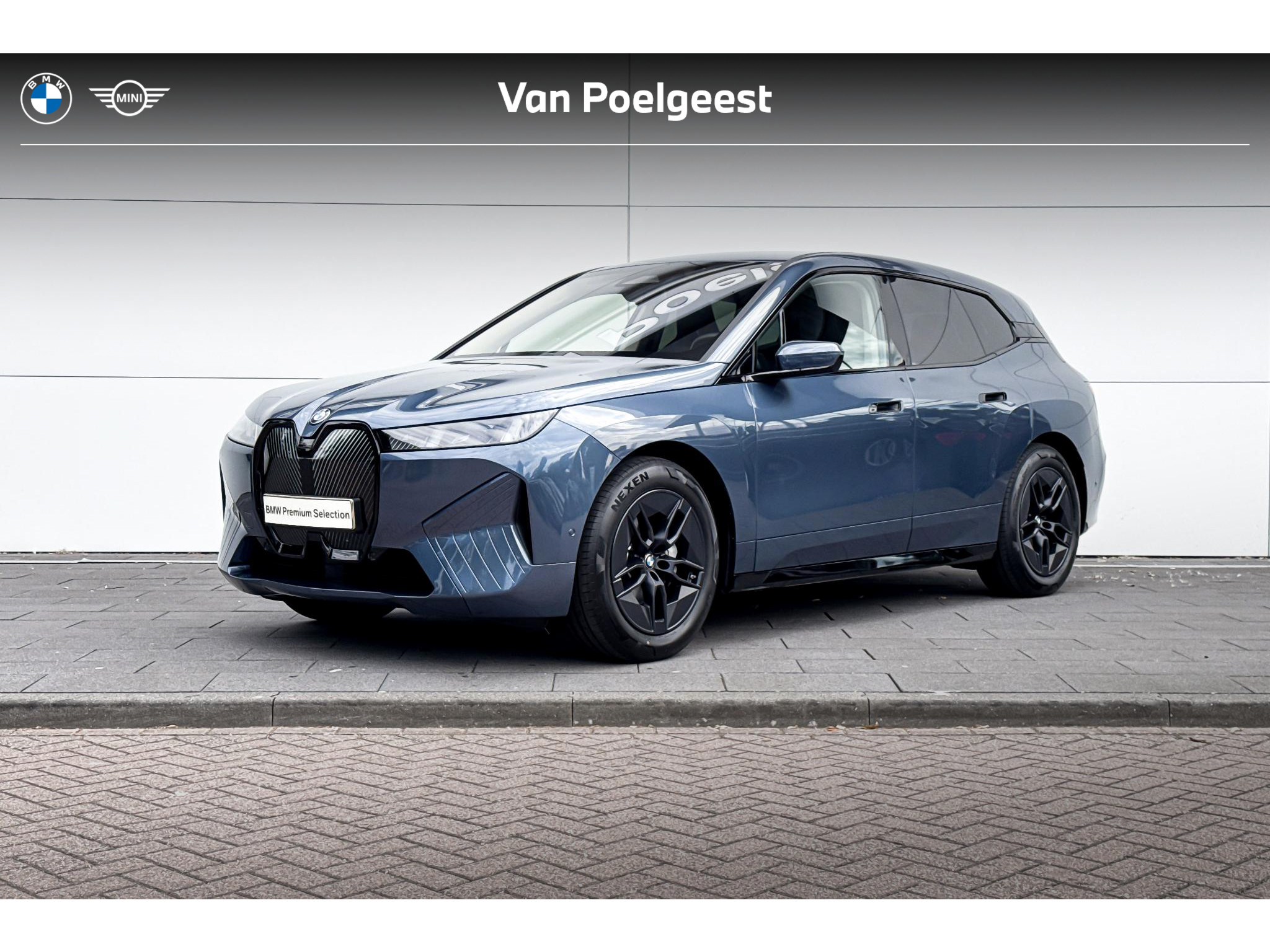 BMW iX xDrive45 101 kWh
