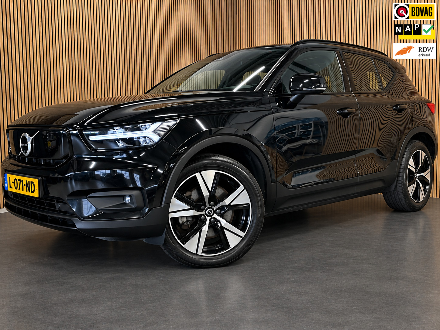 Volvo XC40 Recharge P8 AWD R-Design|90%SOH|ACC|PANO|360+V+A-CAMERA|CARPLAY|ANDROID|STOEL+STUURVERW|ELEK.KLEP|NL|NAP|INCL.BTW|1 EIG