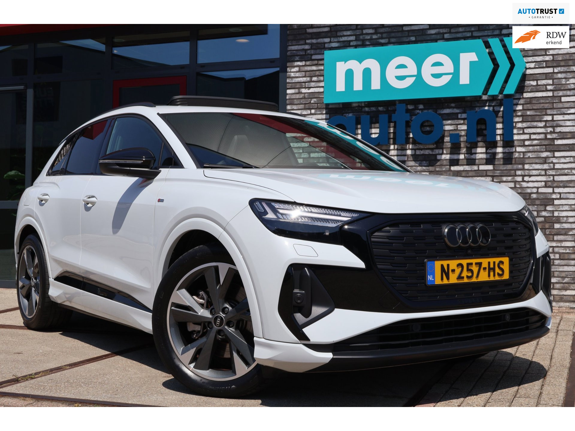 Audi Q4 e-tron 40 S-LINE Competition 77 kWh VOL! PANO l SONOS l MATRIX l SFEER l KEYLESS l TREKHAAK l ADAPT.CRUISE l SIDE/LANE