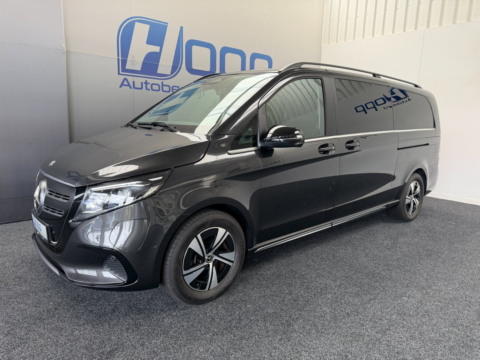Mercedes-Benz EQV 300 L3 Facelift - 7pers - AMG - Elec. deuren - Airco achter - 360 - Airmatic - Burmeist. - Incl Garantie