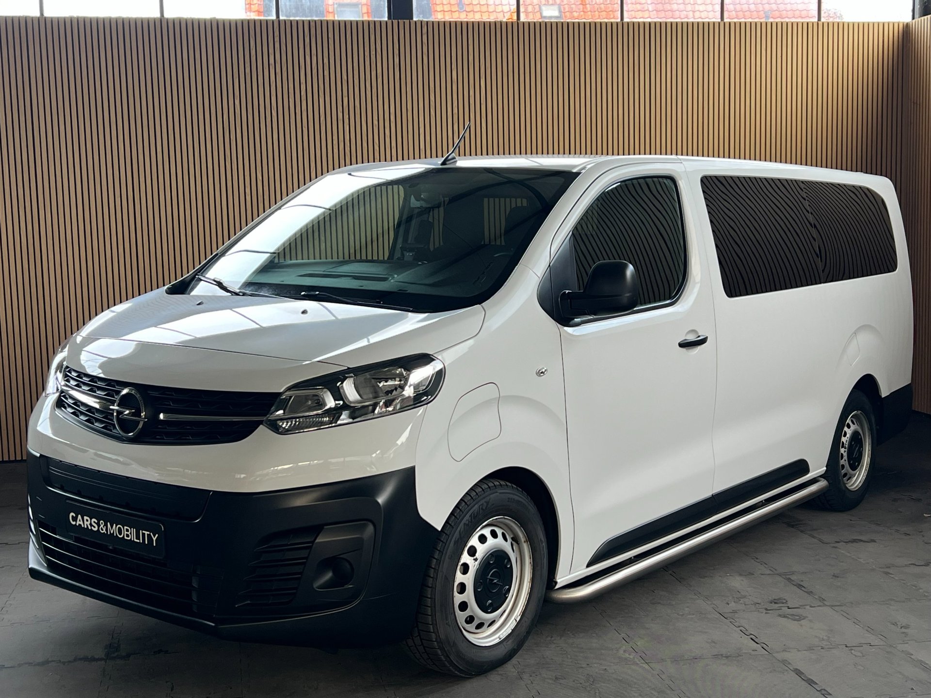 Opel Vivaro-e Combi L3H1 75 kWh | Panodak | Taxi klaar