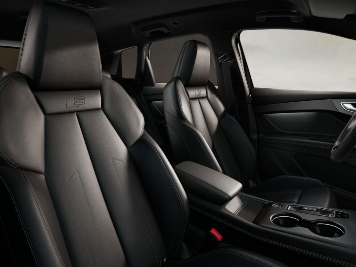 Audi Q4 e-tron S edition e-tron 45 82 kWh 210 kW / 286 PK SUV Ele