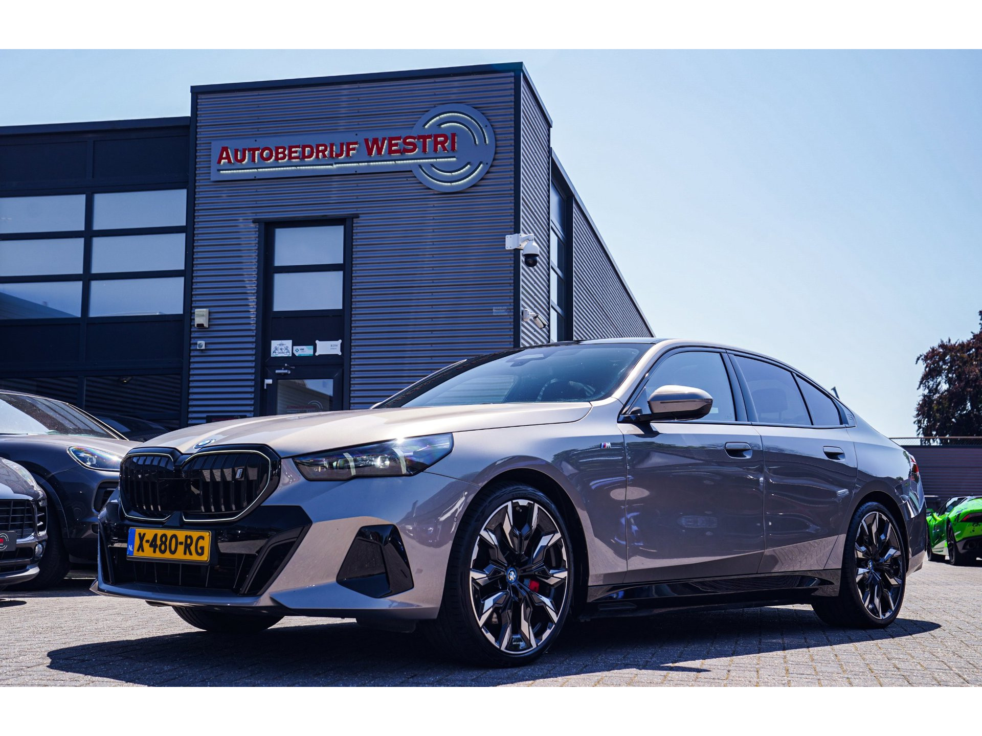 BMW i5 EDrive40 84 kWh | Bowers & Wilkins | Head Up Display | Stoelverkoeling | 360 Camera | AR Camera | Elektrisch trekhaak