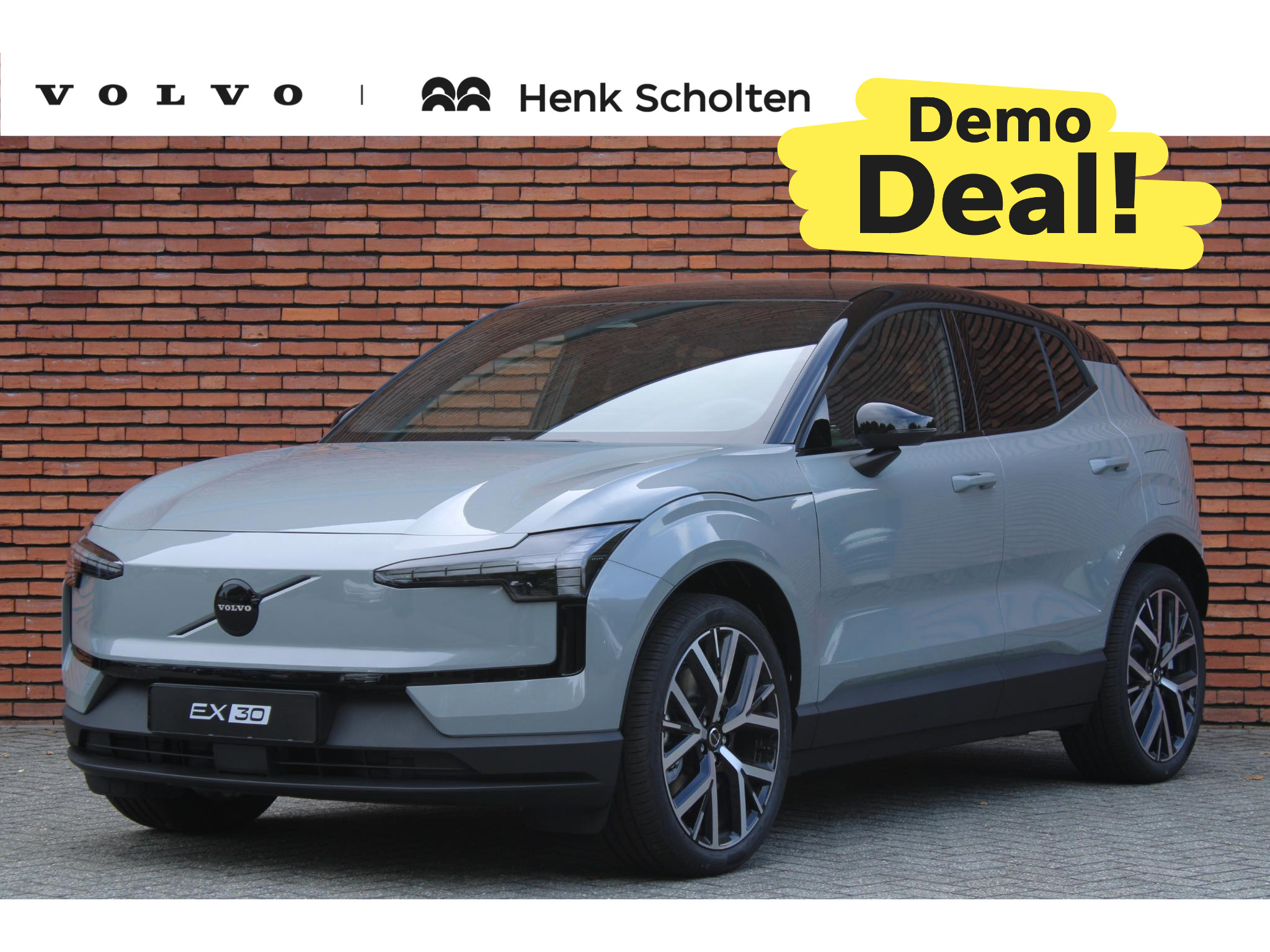 Volvo EX30 P8 AWD Plus Black Edition Europa 69 kWh |