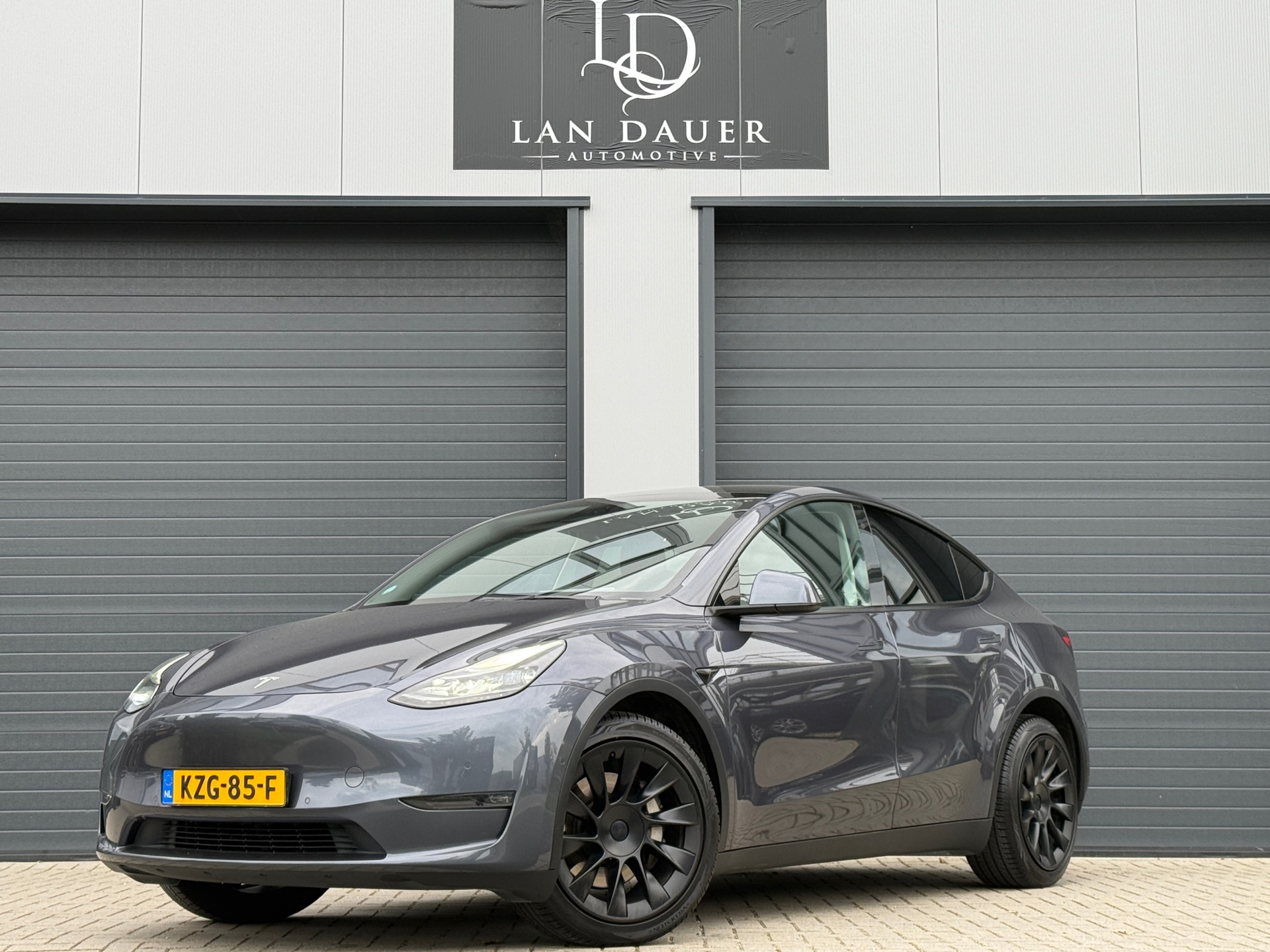 Tesla Model Y Long Range AWD 75 kWh / WINTERPAKKET / FSD