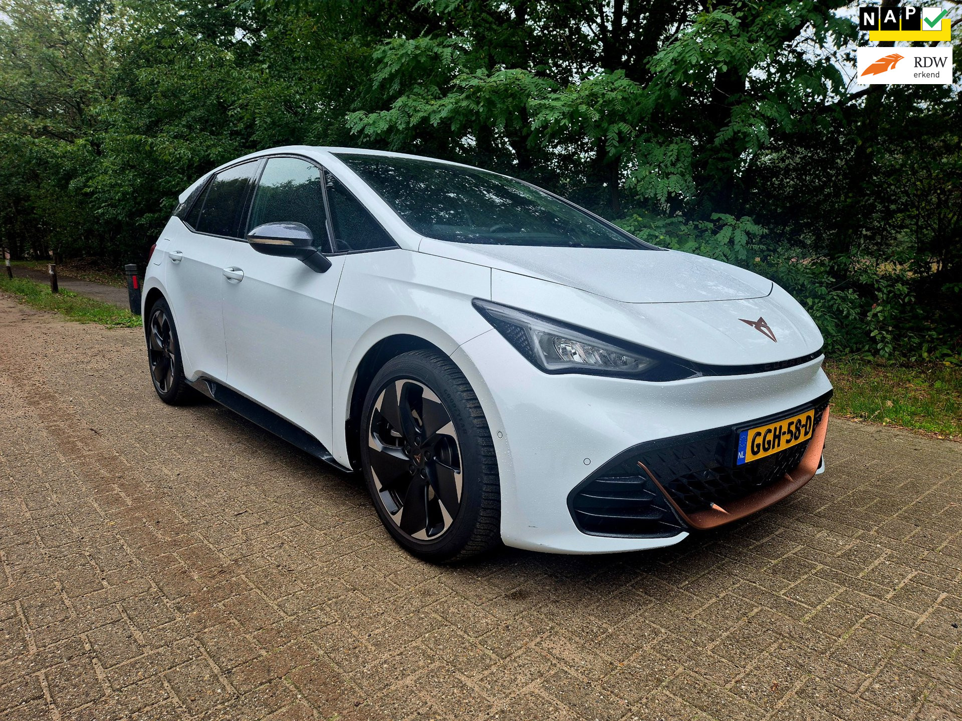 CUPRA Born Essential 63 kWh facelft btw