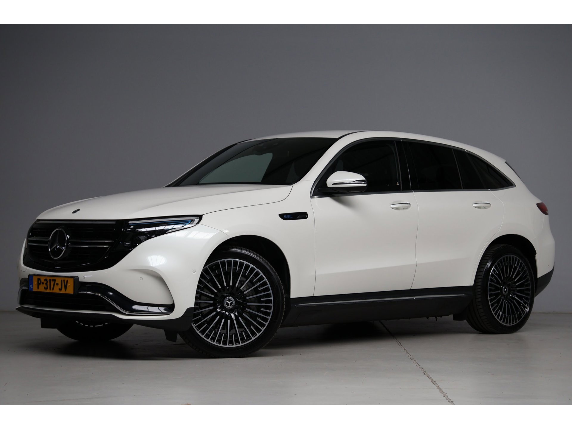 Mercedes-Benz EQC 400 4MATIC AMG Premium Plus 80 kWh | burmester | elek. stoelen | 360 camera | adap. cruise | keyless entry