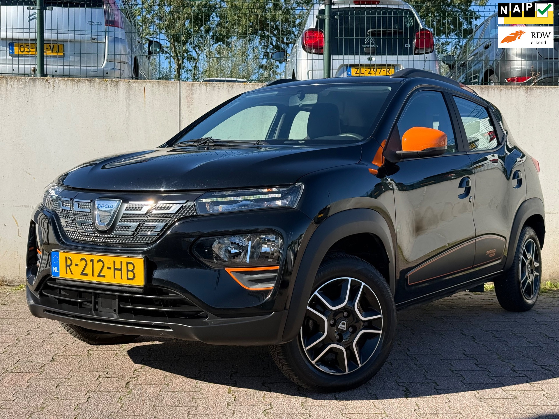 Dacia Spring Comfort Plus 27 kWh/LEDER/CAMERA/PDC/NAVI/NL AUTO/LEUKE AUTO/