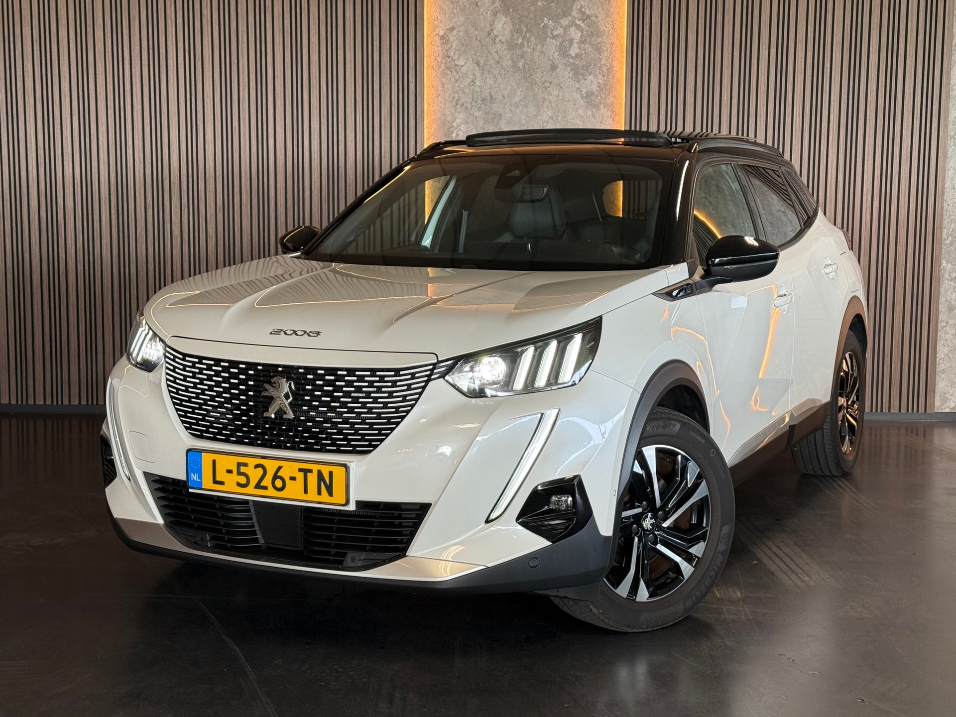 Peugeot e-2008 EV GT 50KWH | Pano | Navi | LED | Automaat | NAP