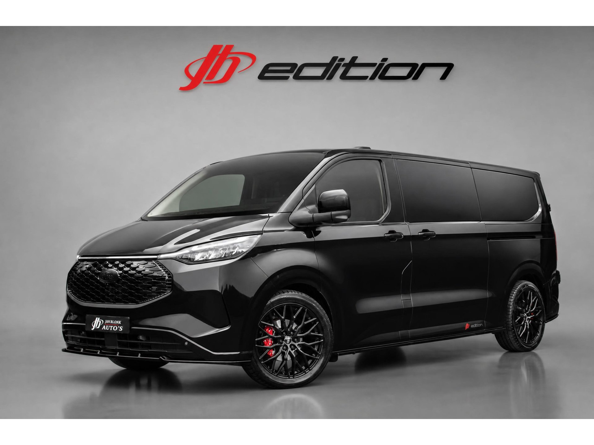 Ford E-Transit Cust. 320 L2H1 Limited 71 kWh DC DUBBEL CABINE / JB-EDITON / CAMERA / 370KM RANGE / APPLE CARPLAY DRIVERS- PACK