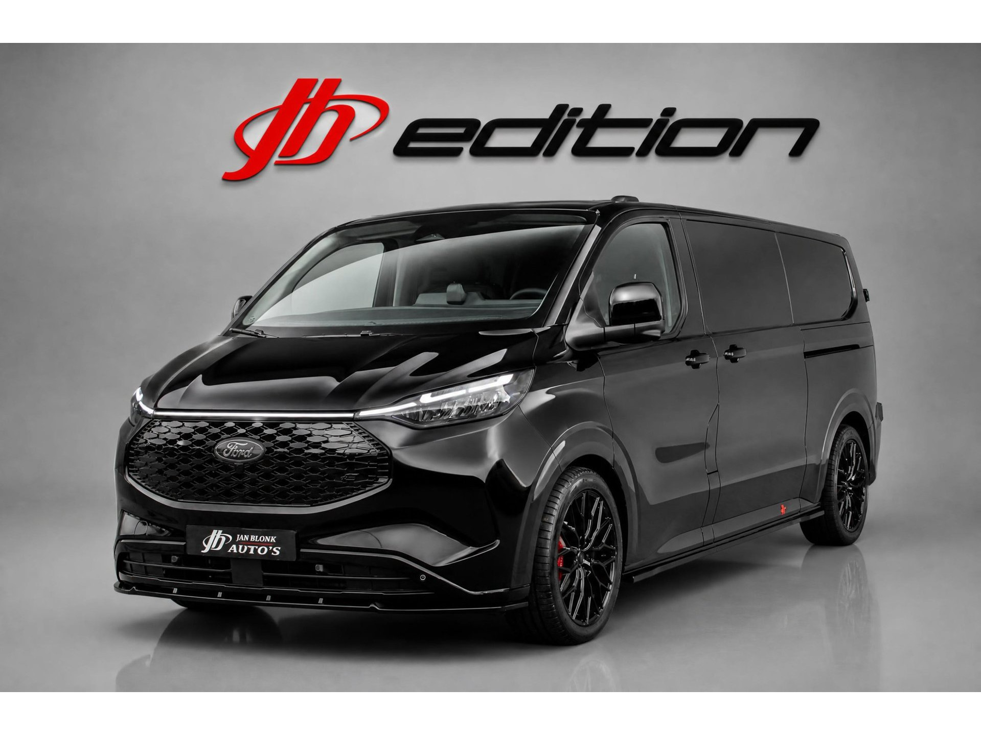 Ford E-Transit Cust. 320 L2H1 Limited 71 kWh DC DUBBEL CABINE / JB- EDITON / CAMERA / 370KM RANGE / APPLE CARPLAY DRIVERS- PACK