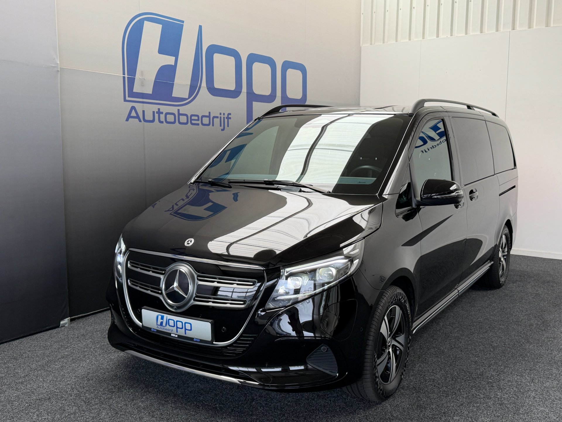 Mercedes-Benz EQV 300 L2 Facelift - 8-pers - AMG - Inter. & Exter. pakket - 360 - Elec. deuren - Vol Opties - Incl. Garantie