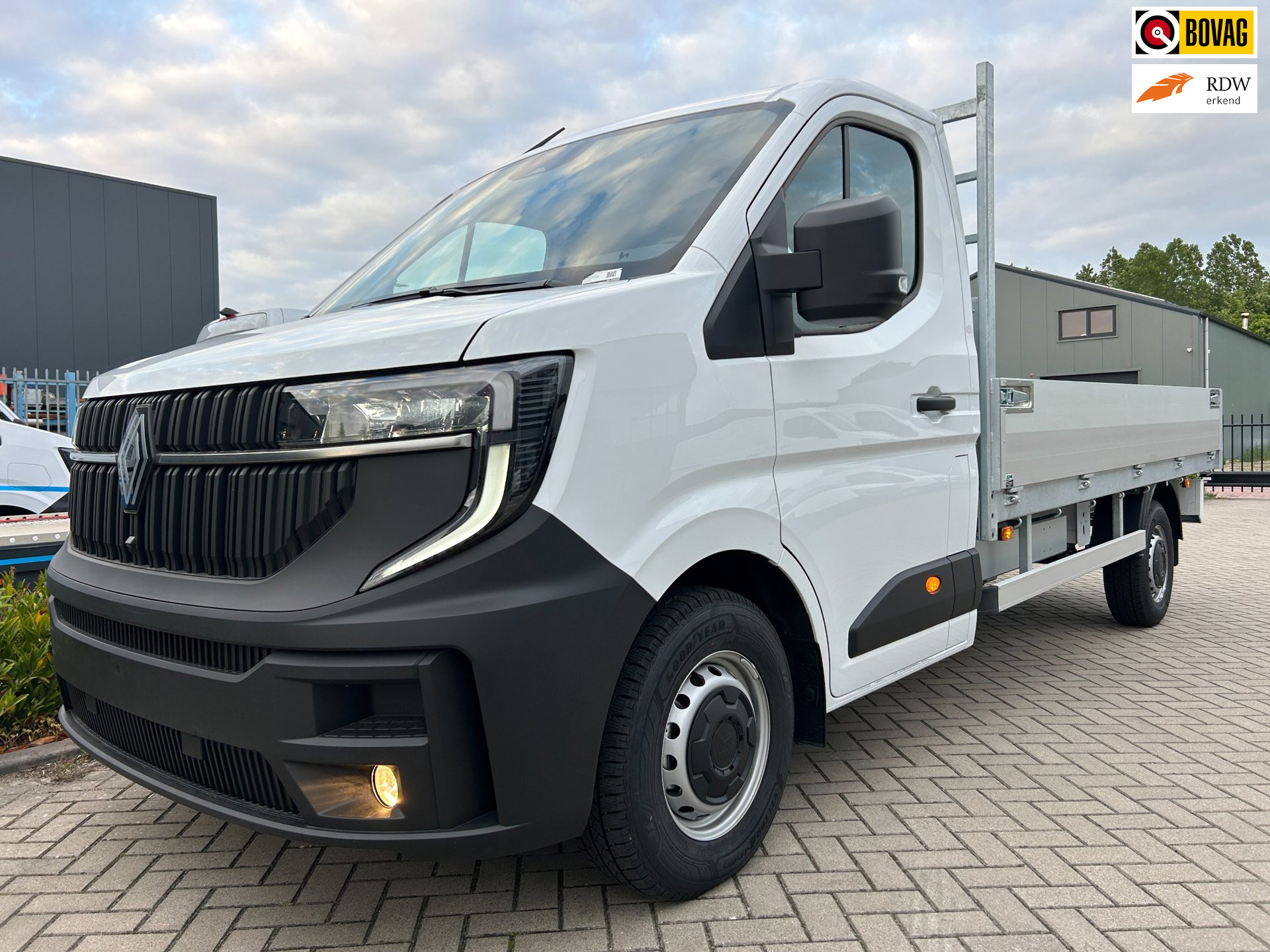 Renault Master E-Tech T35 Long Range 87 kWh Open laadbak 386x203cm.|Trekhaak