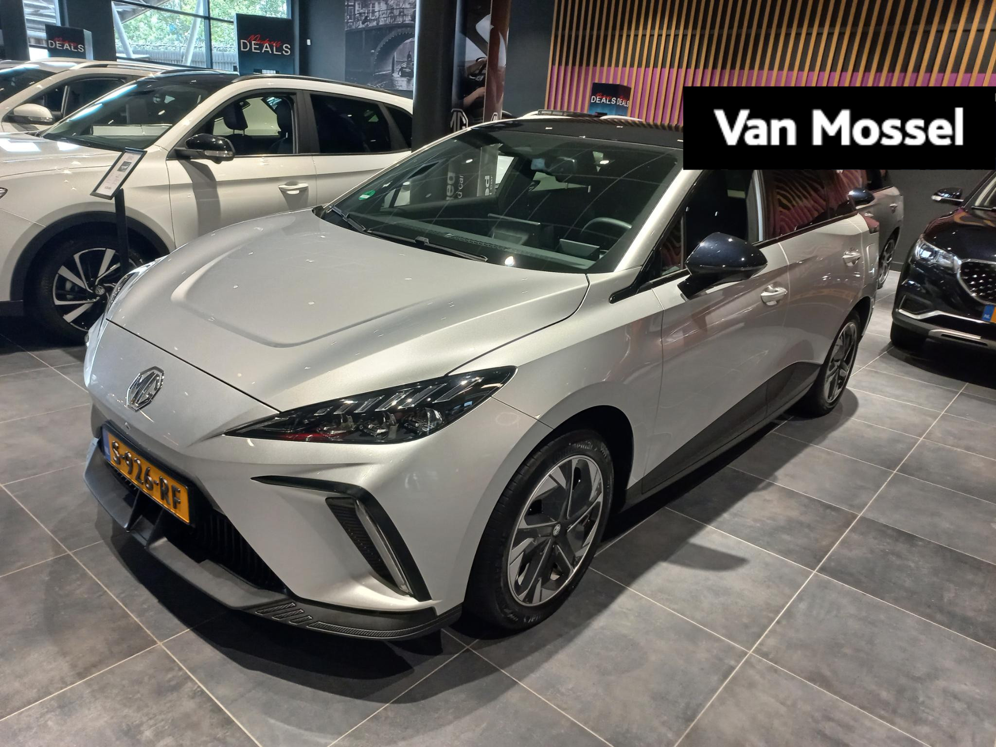 MG MG4 Luxury Long Range 64 kWh