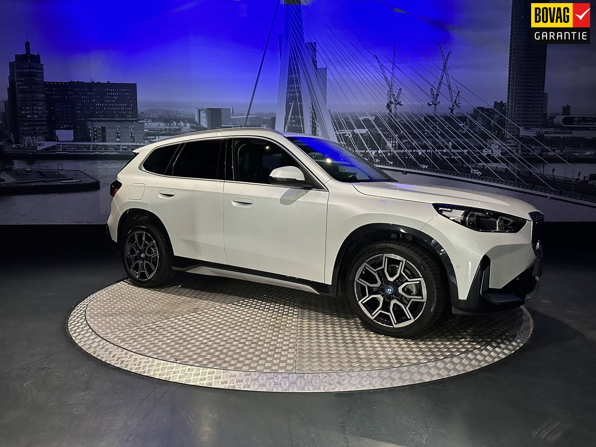 BMW iX1 EDrive20 67 kWh L *Leder*Camera*Premiumpack*