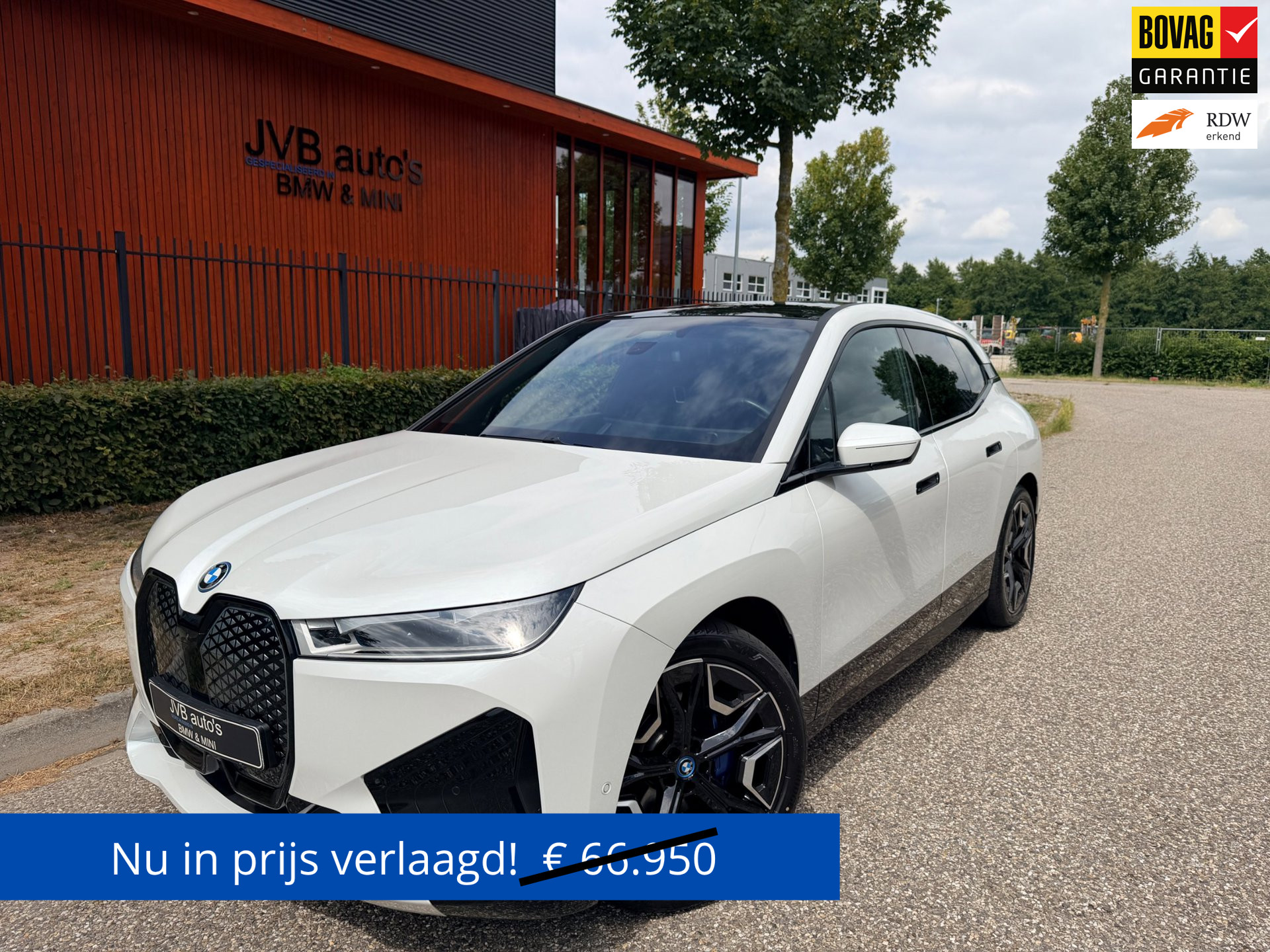 BMW iX XDrive50, 112 kWh, Sportpakket, trekhaak, H&K, Pano, leder