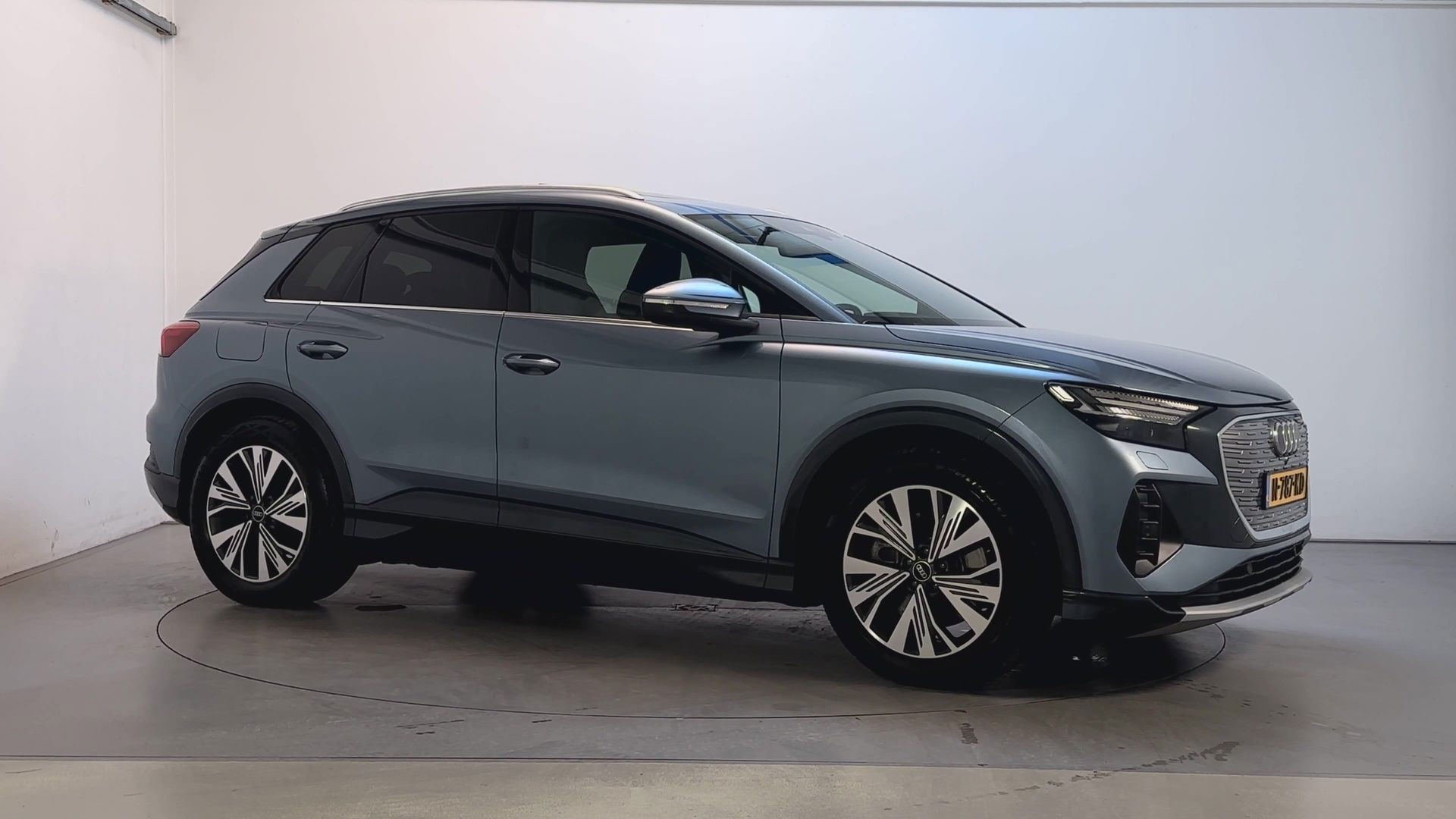 Audi Q4 e-tron 40 Launch Edition Advanced Plus 77 kWh SoH 93,18% Warmtepomp Panoramadak Camera Stoelverwarming DAB+