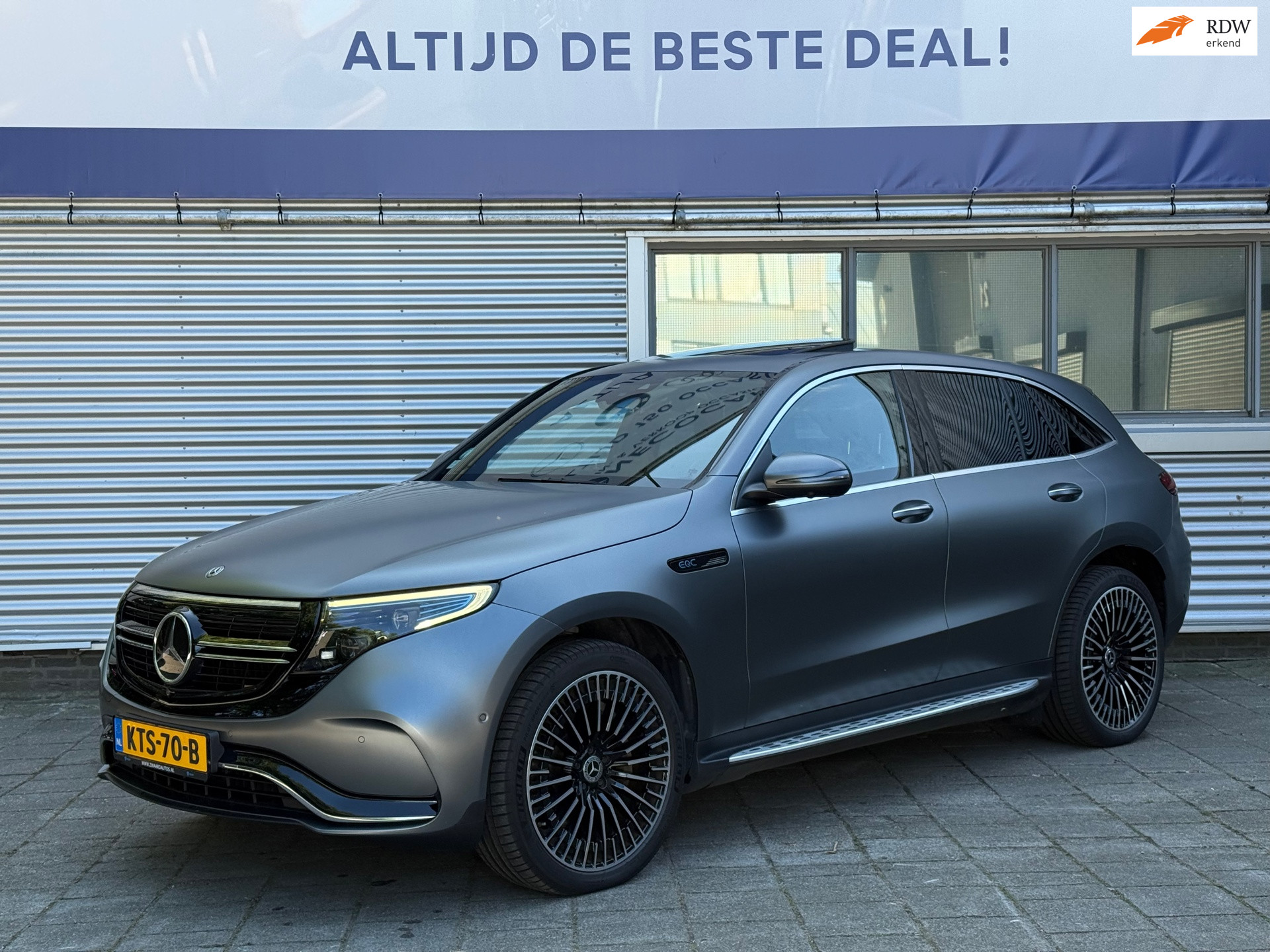 Mercedes-Benz EQC 400 4-Matic AMG 300KW l 99,08% SOH l Pano l Headup l 360 Camera l Burmester 3D l Airbalance l Thermotronic l