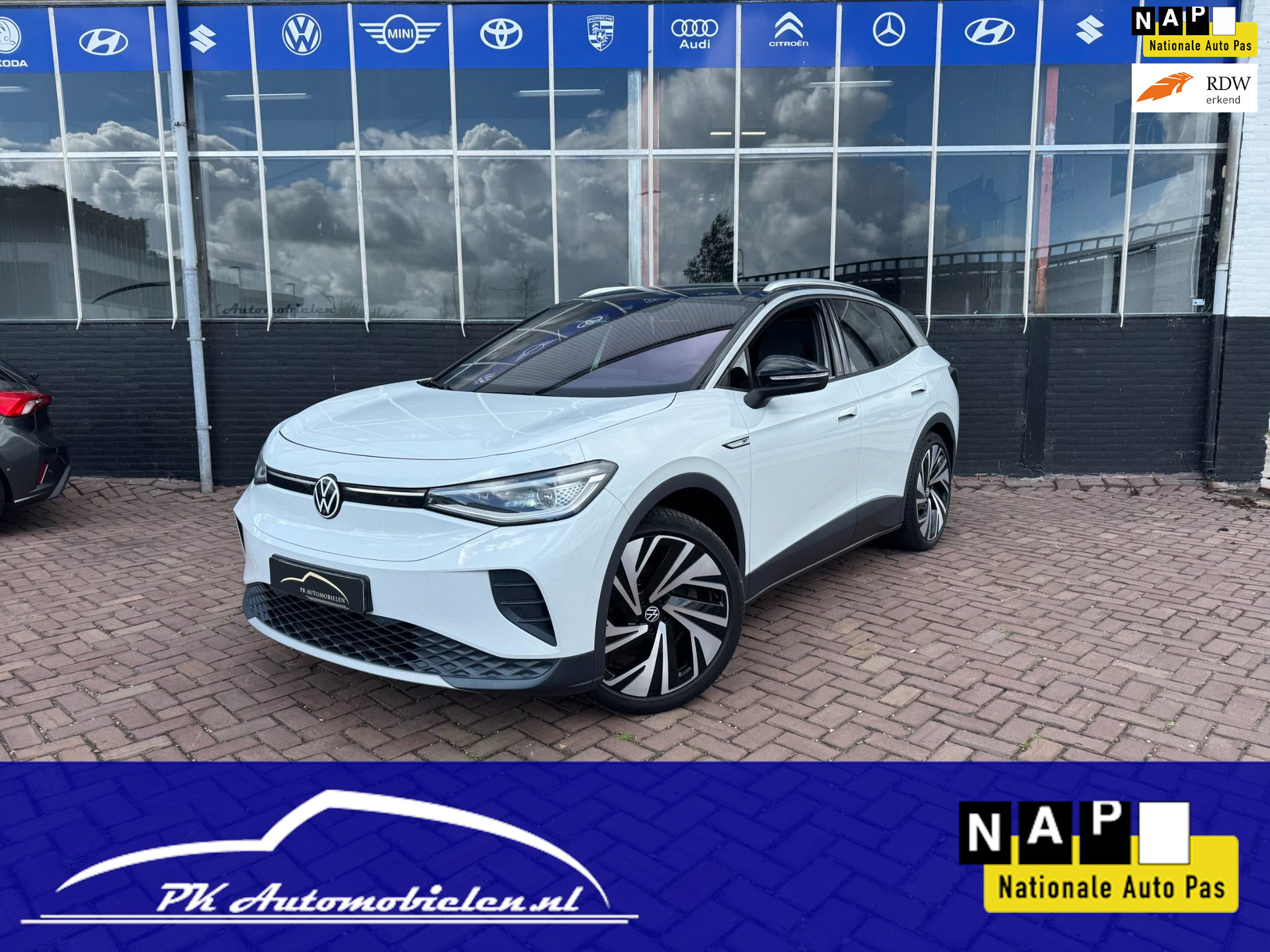 Volkswagen ID.4 First Max 77 kWh ** PANO + MASSAGE + THAAK + 360 CAMERA + FULL OPTION**