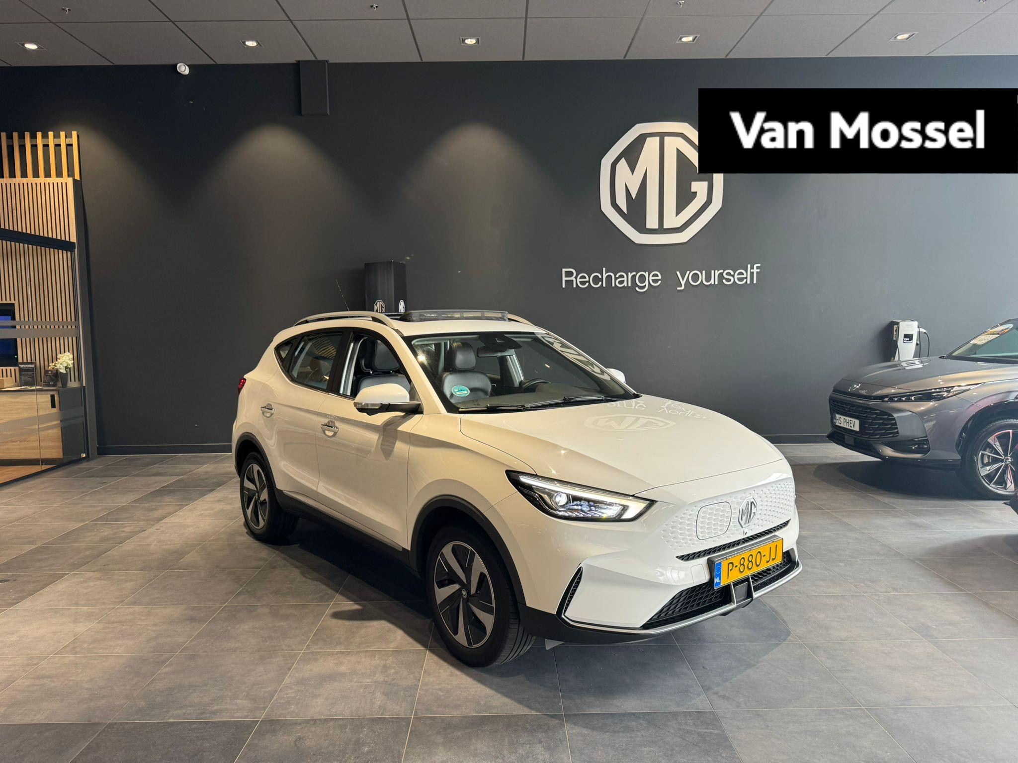MG ZS EV Standard Range Luxury 50 kWh