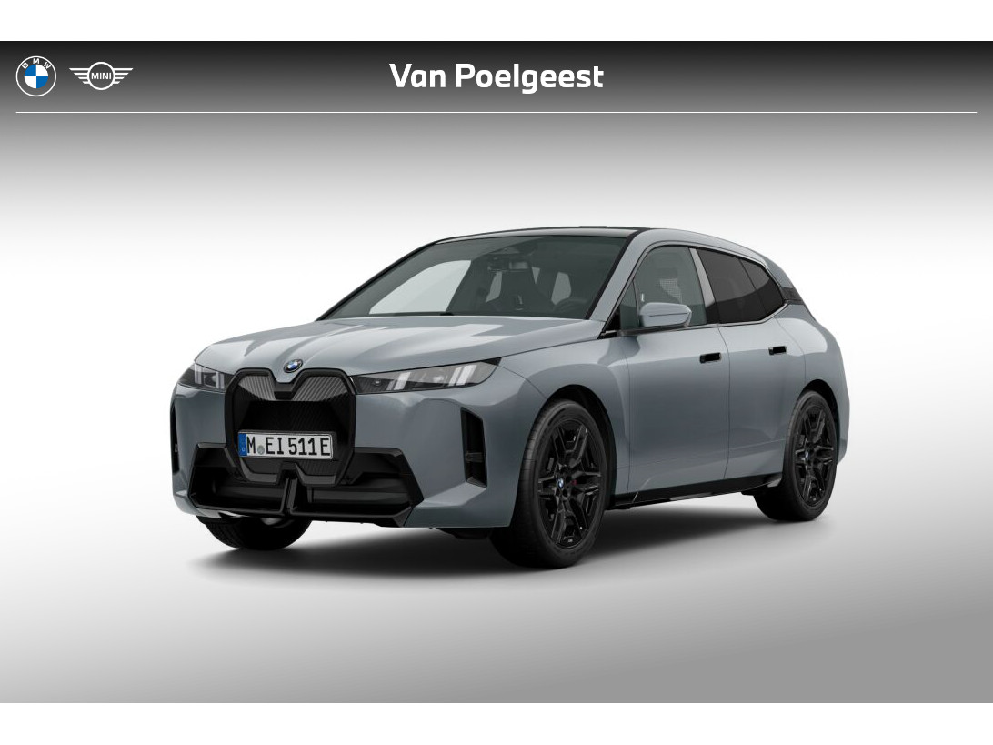 BMW iX xDrive45 101 kWh