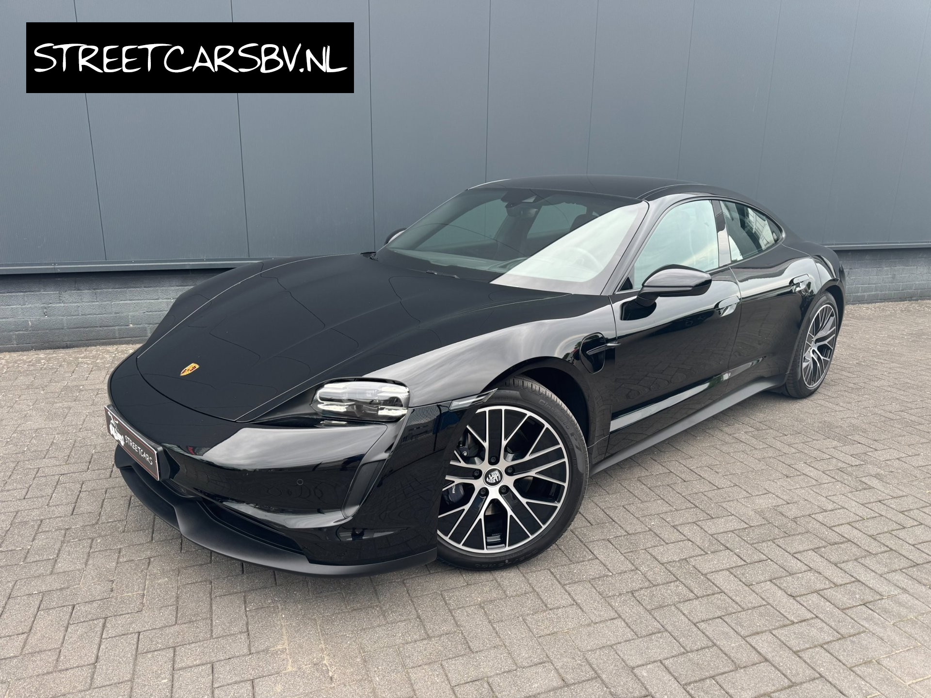 Porsche Taycan 79 kWh/Passenger display/Pano/5 pers/incl.BTW