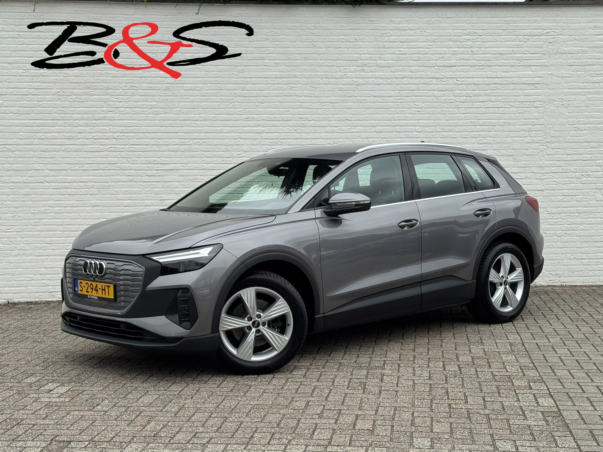 Audi Q4 e-tron 35 Launch edition 55 kWh SOH 91% Navi Carplay Leder Stoelverw All-Season banden PDC V+A Clima