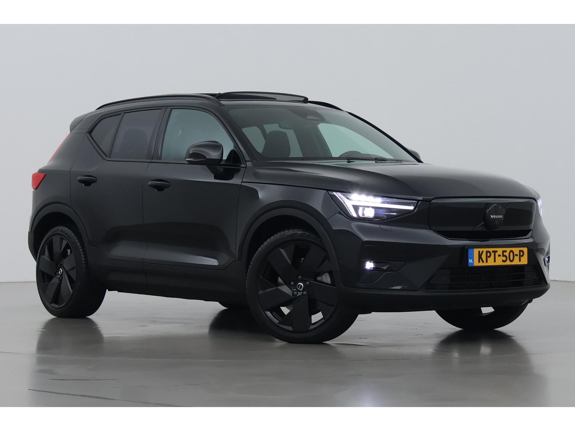 Volvo EX40 Single Motor Extended Range Plus Black Edition