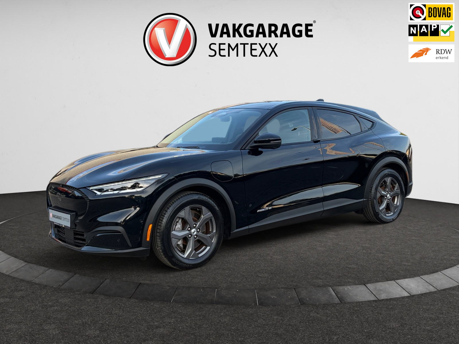 Ford Mustang Mach-E RWD 75 kWh | Org. NL Auto | 1ste Eig. | Leder | PDC Voor & Achter | Camera | Navi | Carplay | Android Auto