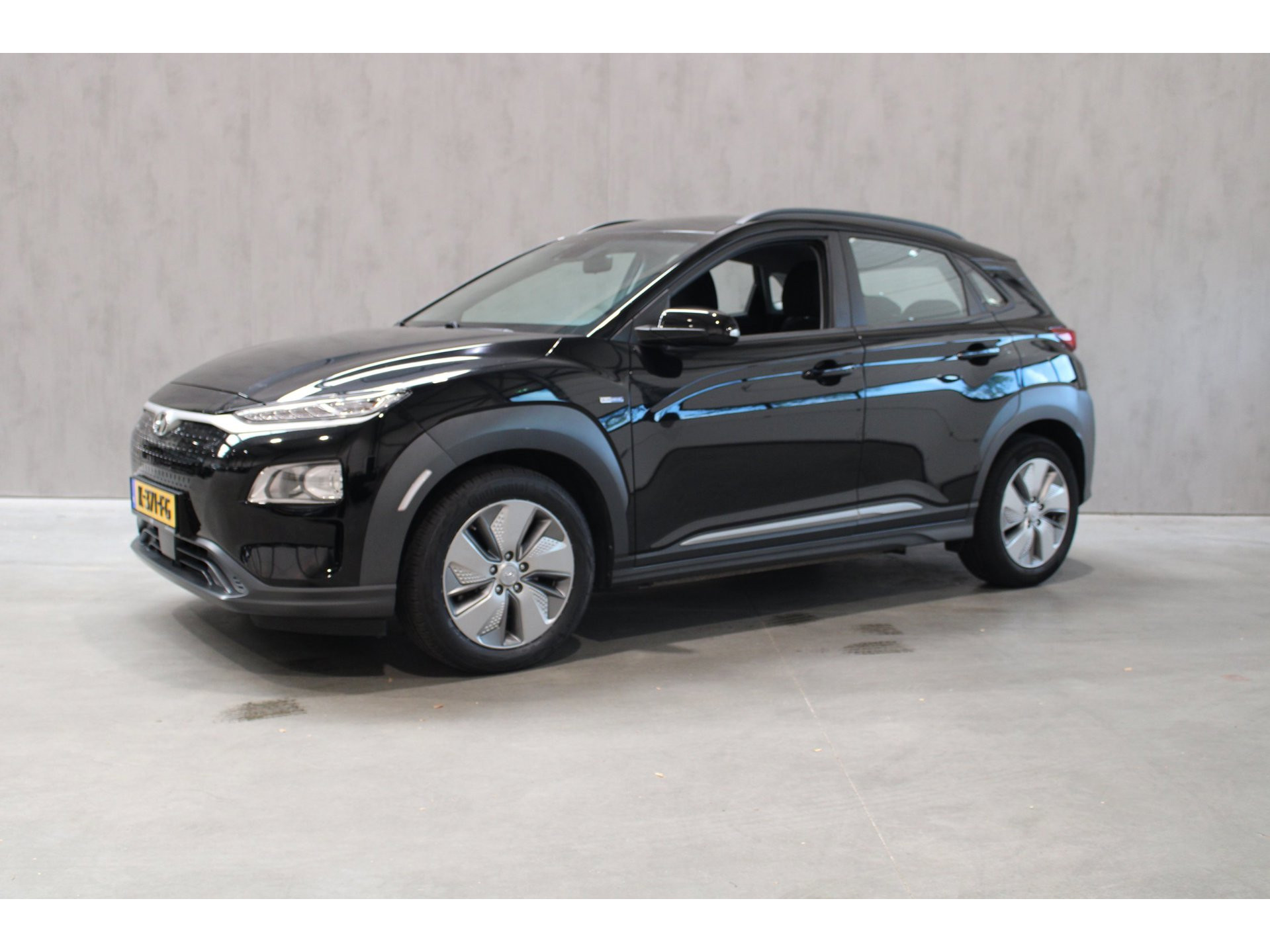 Hyundai Kona EV Comfort 64 kWh Camera/Carplay 98,3% SOH Prijs is rijklaar incl Bovag