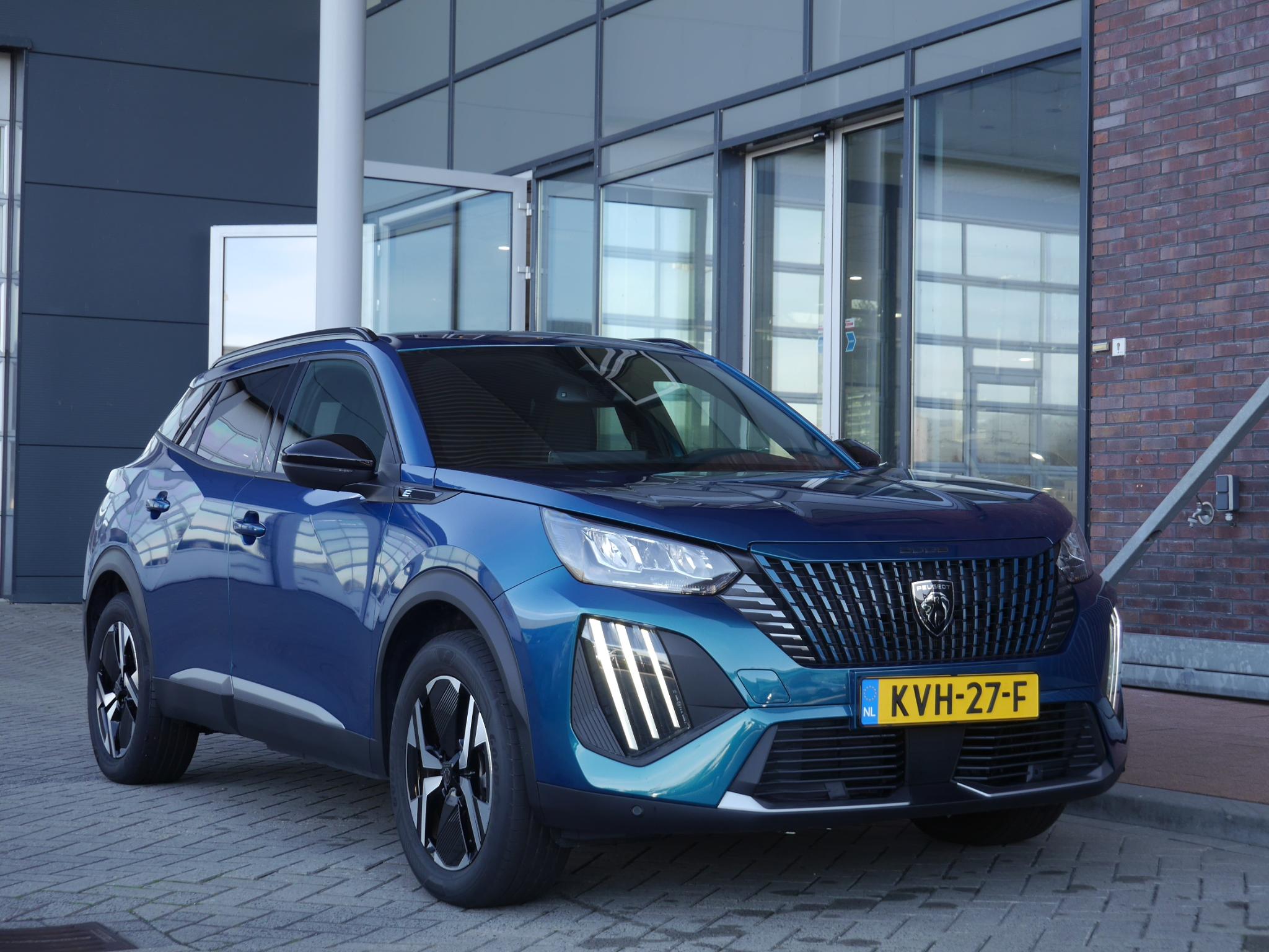 Peugeot e-2008 EV Allure 54 kWh