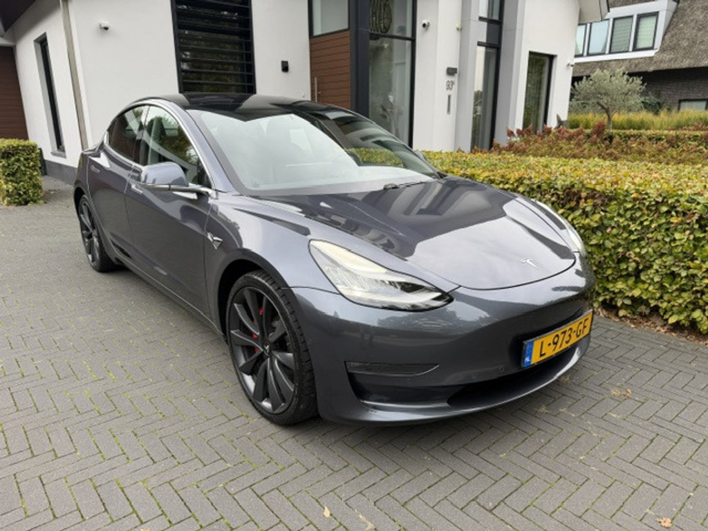 Tesla Model 3 Performance AWD 75 kWh Longrange, Leder, nieuw accupakket Soh 100% Certificaat en factuur aanwezig
