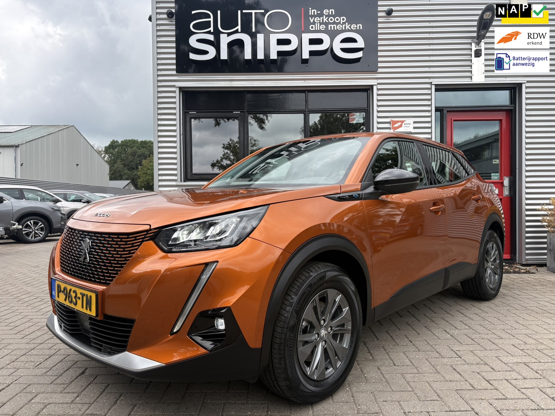 Peugeot e-2008 EV Active Pack 50 kWh -SOH 91.5%- 3 FASE-CLIMA-CAMERA-CRUISECONTROL-NAVI-FULL LED-1STE EIGENAAR!