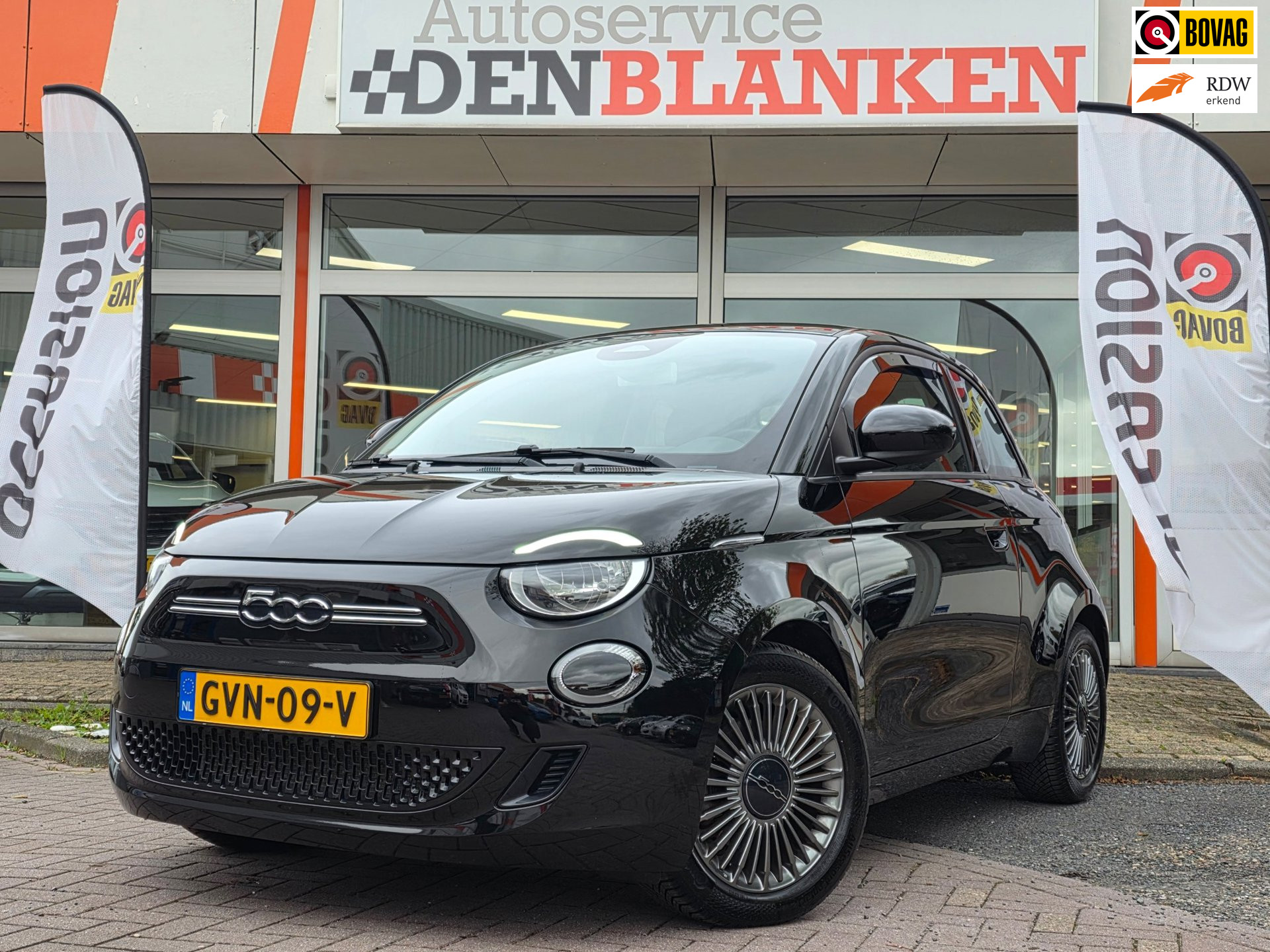 Fiat 500 RED 42 kWh BJ.2022 / Navigatie / Keyless / Clima / PDC / 16"Lmv !!
