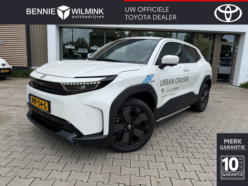 Toyota Urban Cruiser Executive 61 kWh | Pano | JBL | PDC v/a | Stoel/stuurverwarm. |