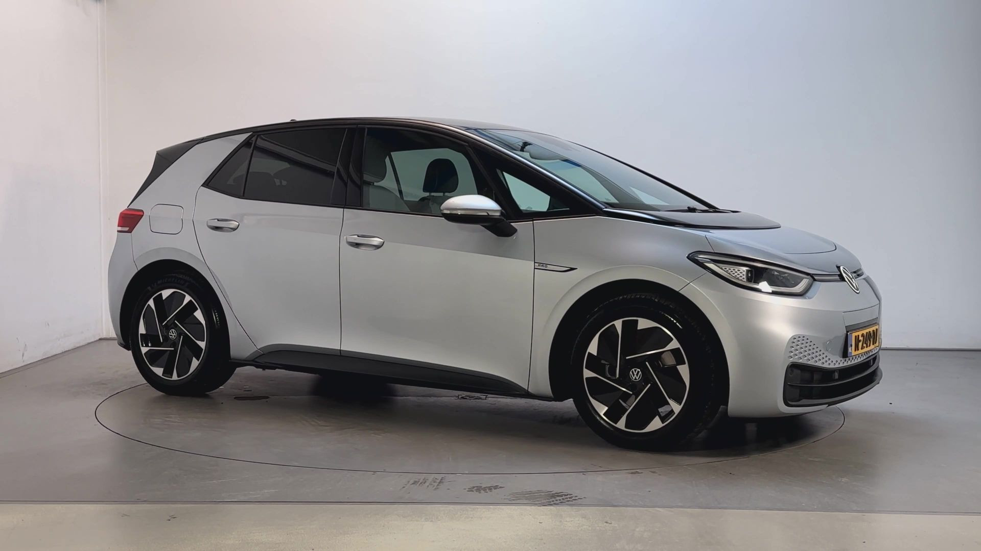 Volkswagen ID.3 Pro 58 kWh SoH 91,55% Camera Navigatie DAB+ App-Connect LED